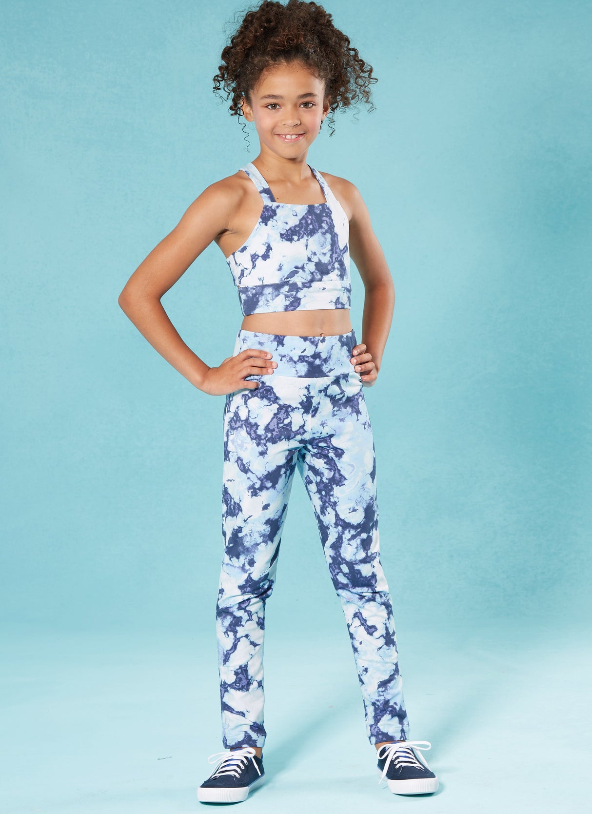 Patron McCall's n°8374 - Ensemble de vêtements de sport pour enfants