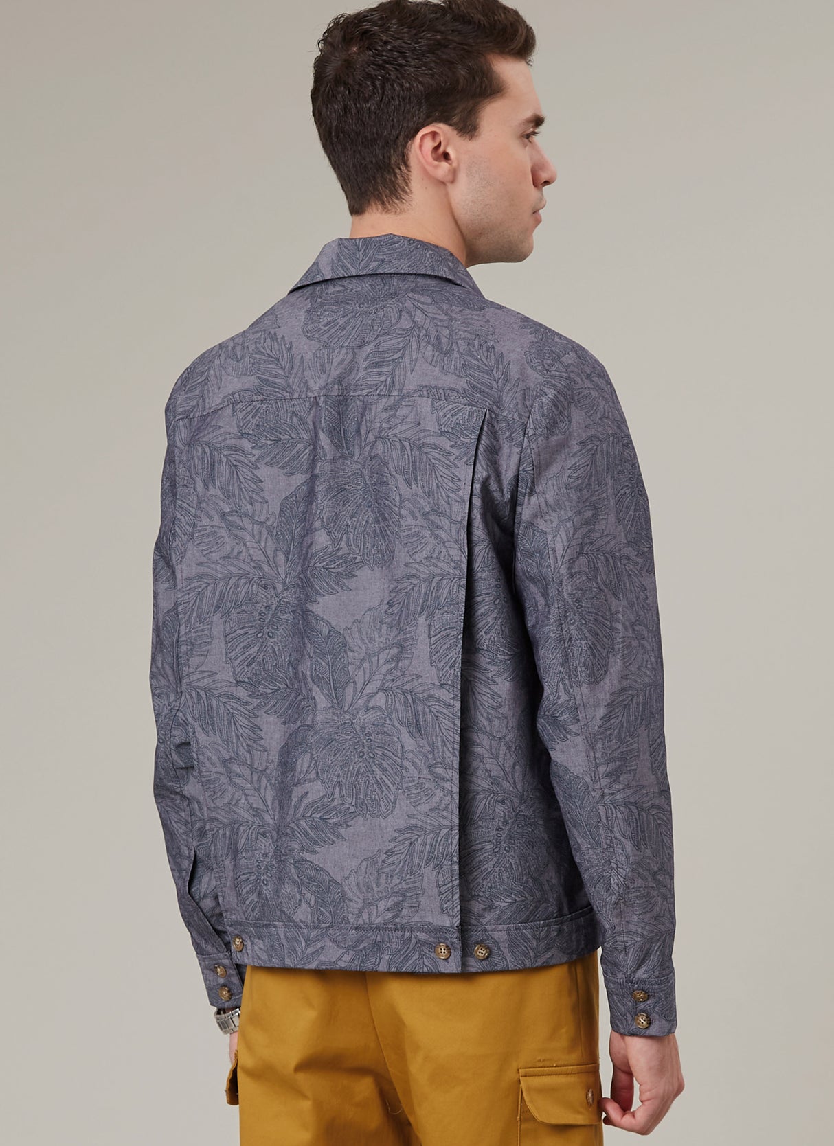 Patron McCall's n°8393 - Veste, short et pantalon pour homme