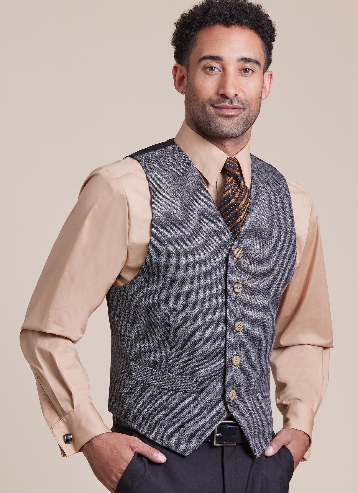 Patron McCall's n°8415 - Gilet, chemise et accessoires pour homme