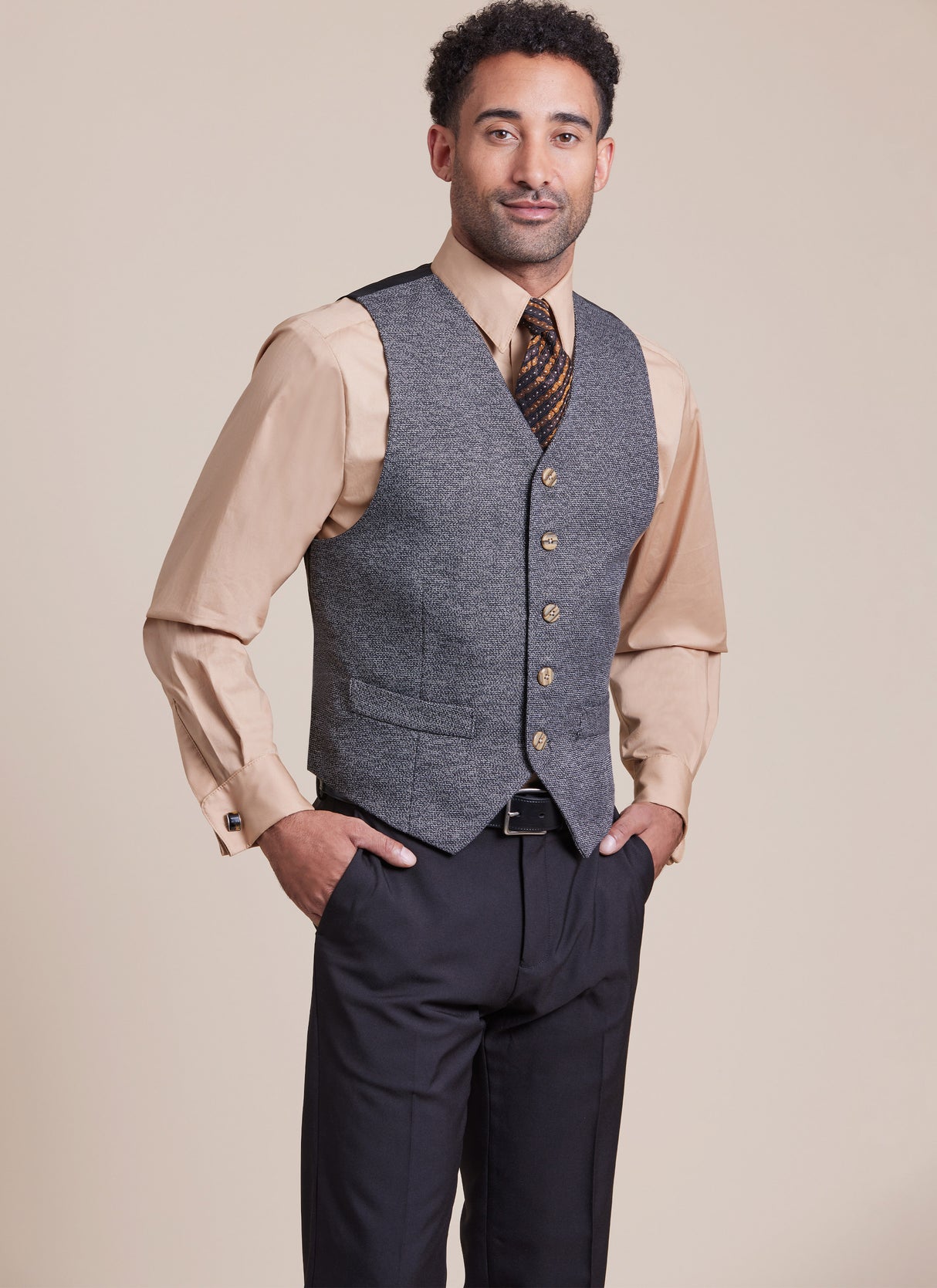 Patron McCall's n°8415 - Gilet, chemise et accessoires pour homme