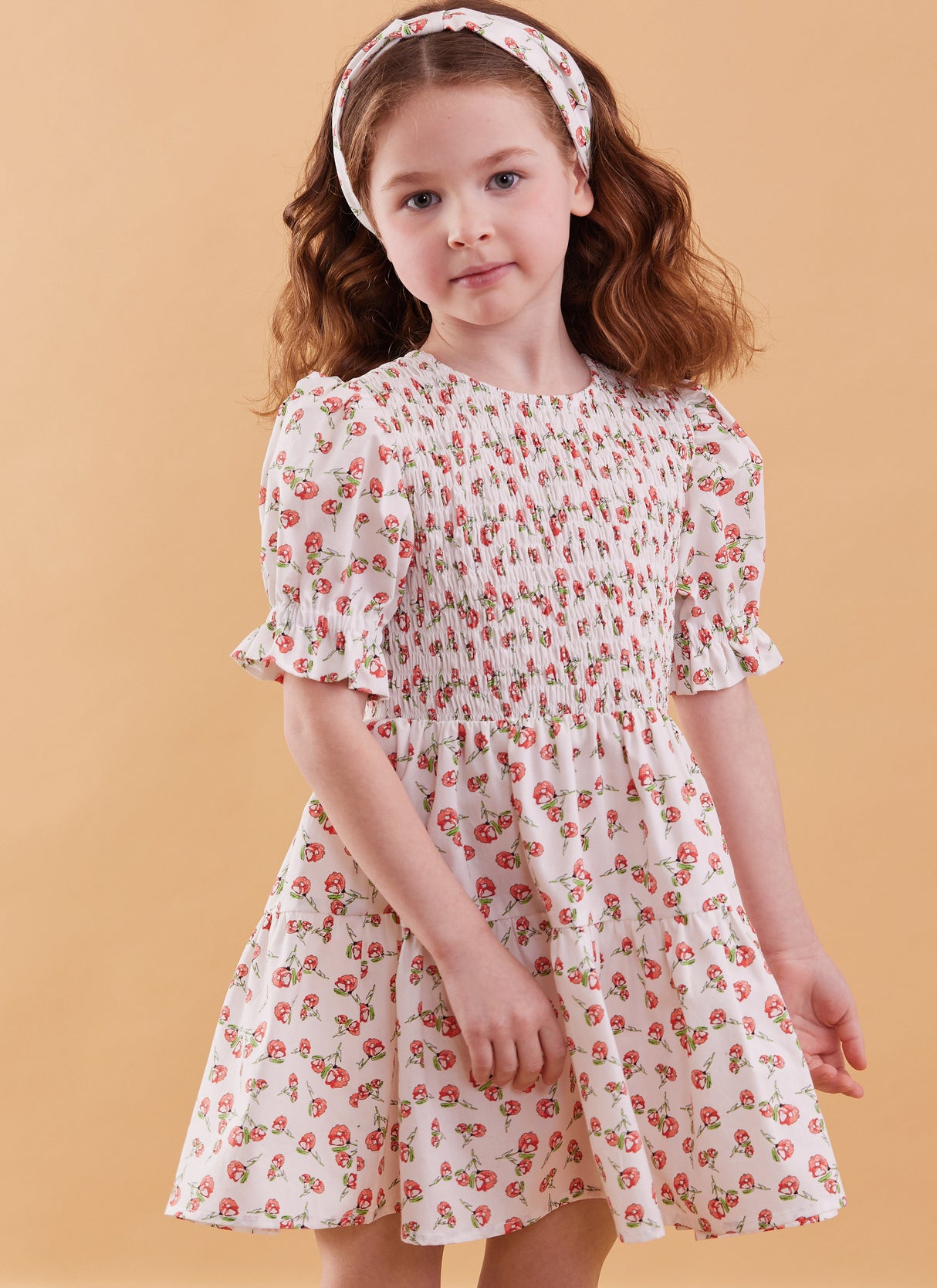 Patron McCall's n°8417 - Robe d'enfant avec variations de manches et bandeau