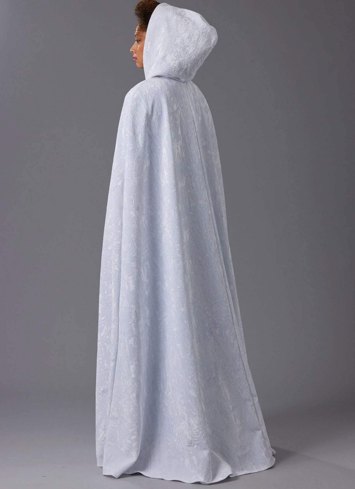 Patron McCall's n°8428 - Cape historique avec capuche