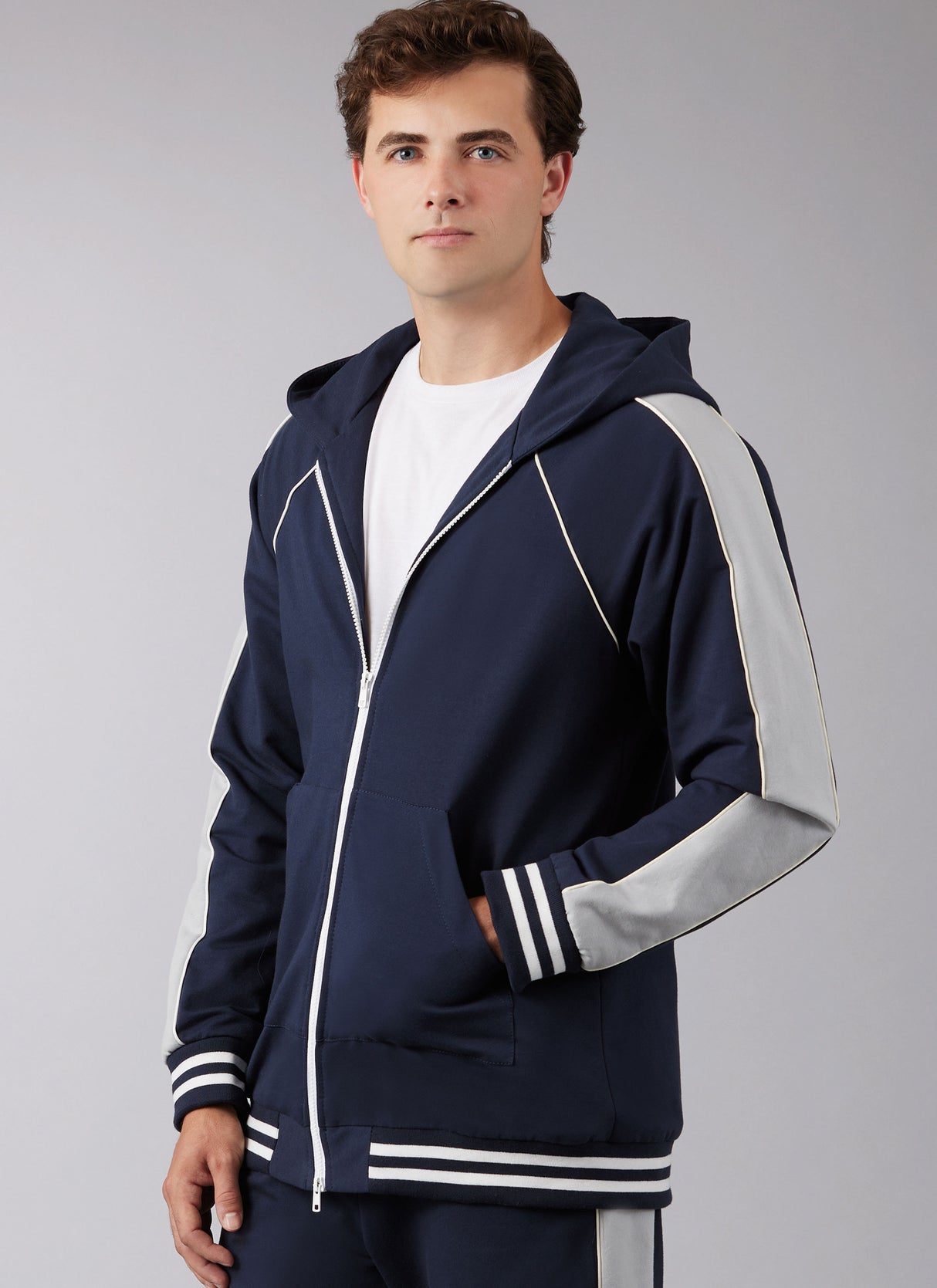 Patron McCall's n°8441 - Veste et pantalon pour homme