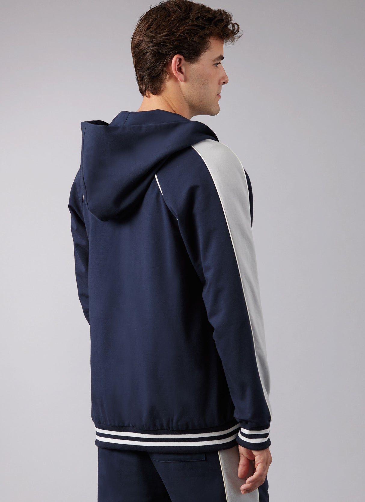 Patron McCall's n°8441 - Veste et pantalon pour homme