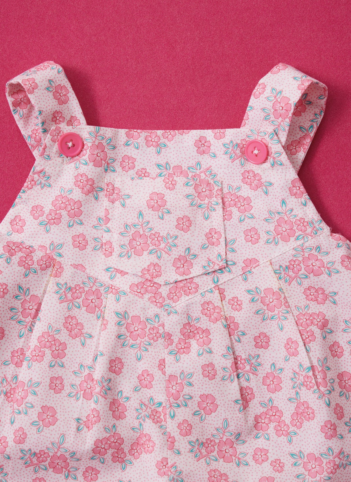 Patron McCall's n°8487 - Ensemble pour bébés : gilet, veste et salopette