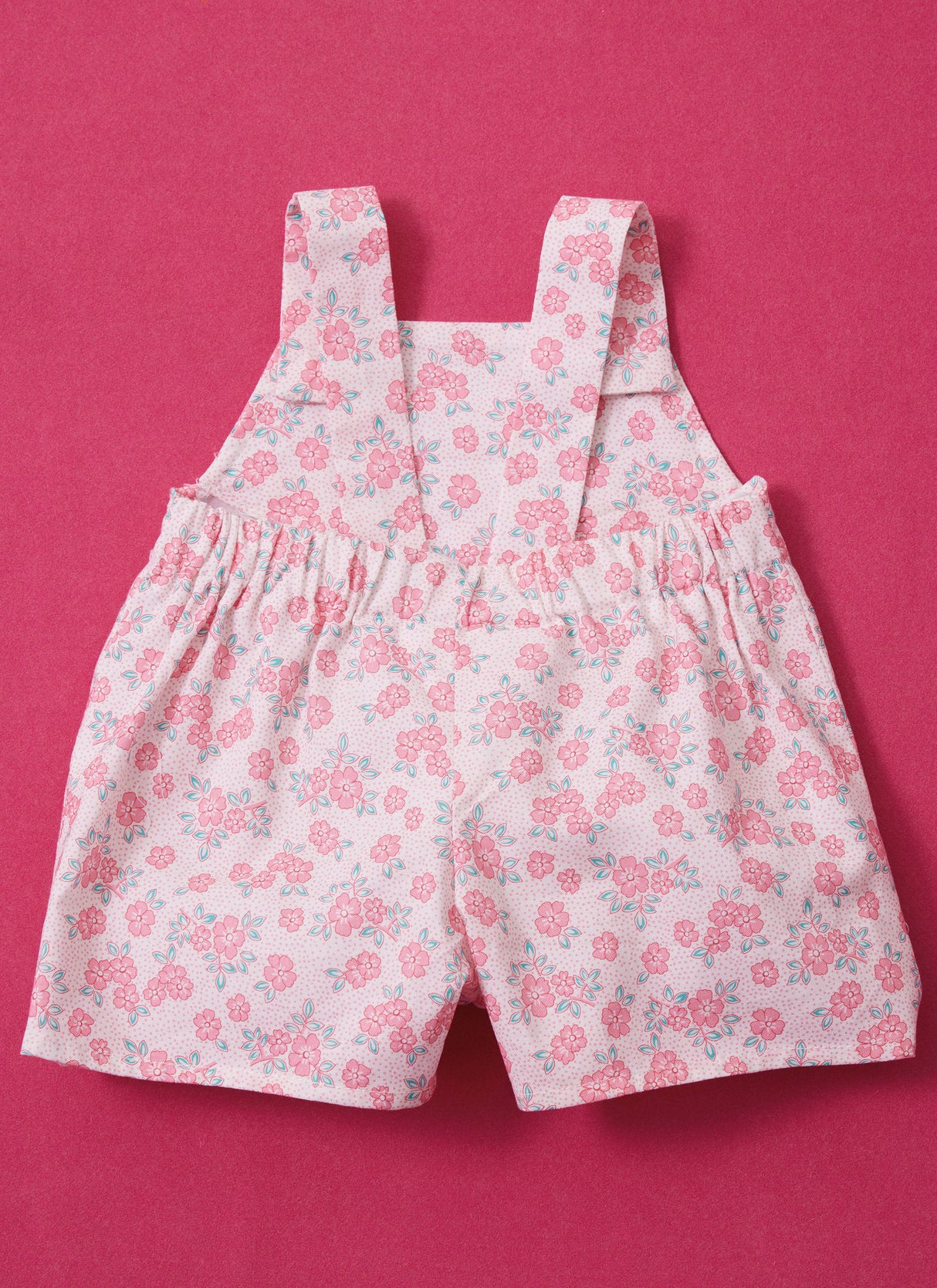 Patron McCall's n°8487 - Ensemble pour bébés : gilet, veste et salopette