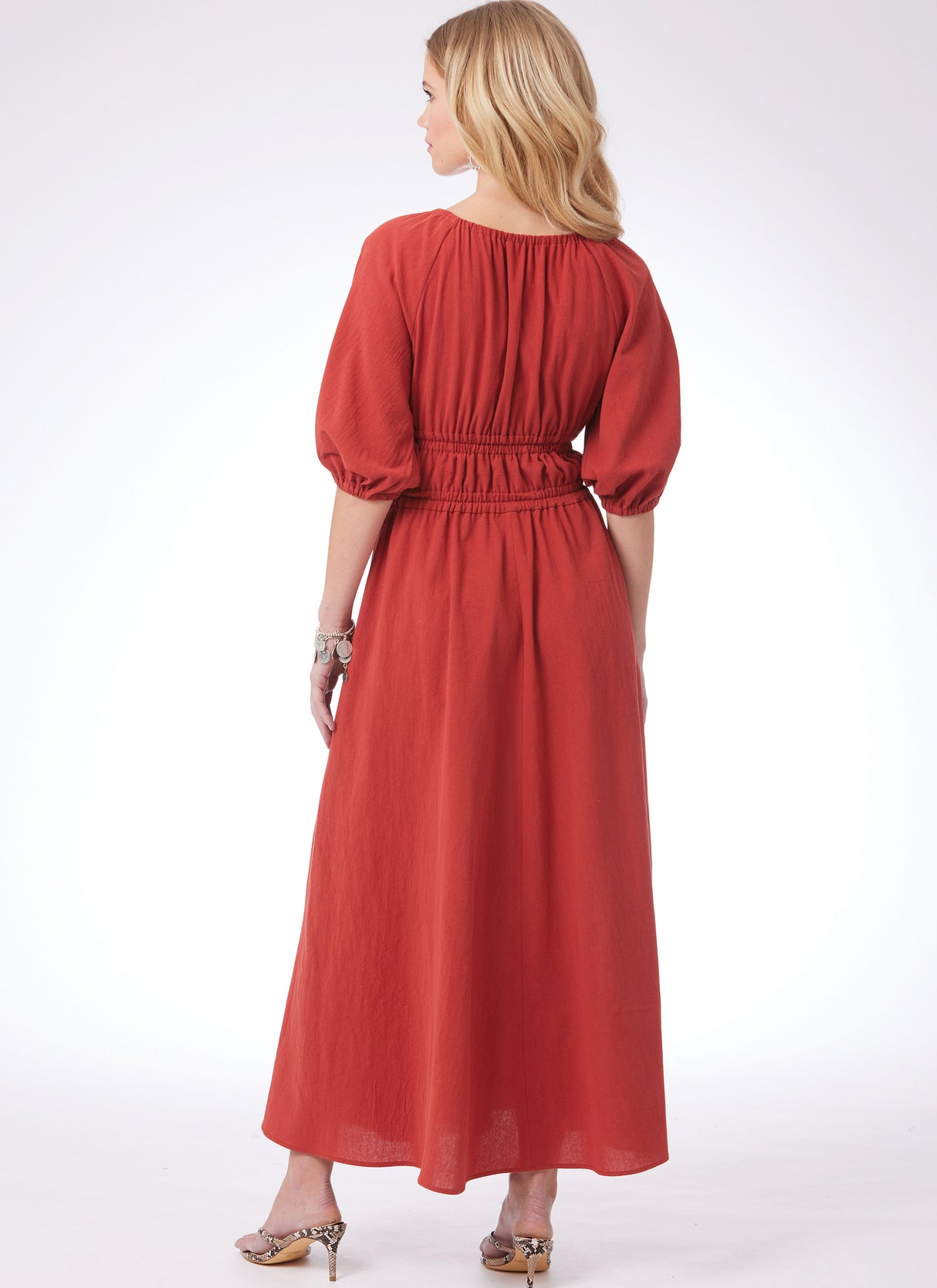 Patron McCall's n°8507 - Robes féminines élégantes