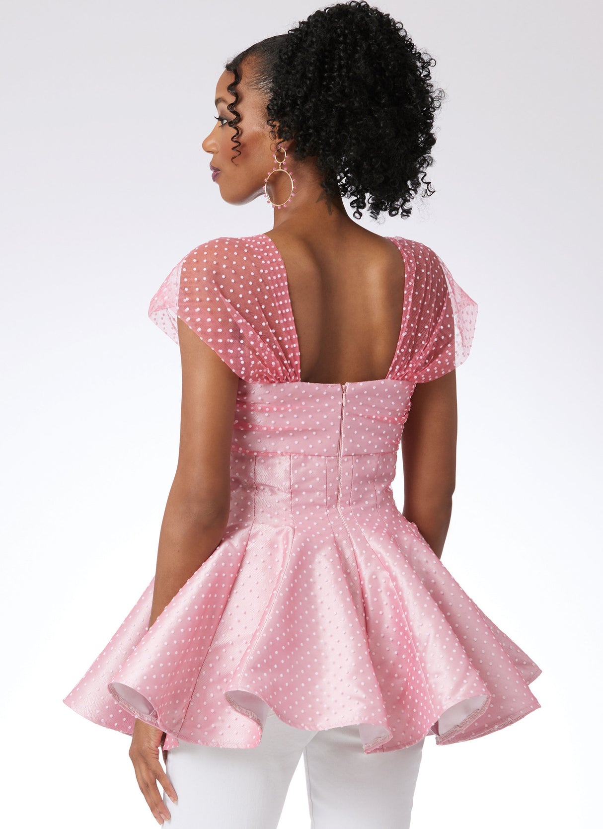 Patron McCall's n°8509 - Hauts féminins avec basque évasée