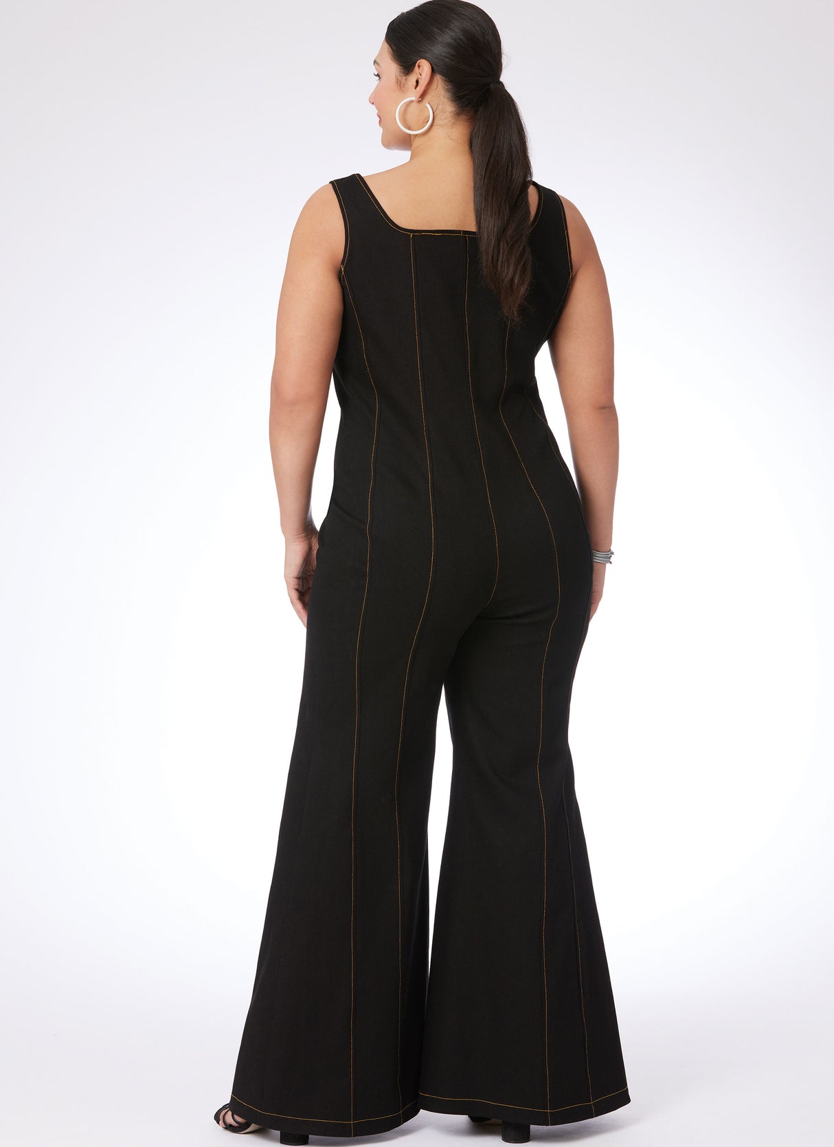 Patron McCall's n°8514 - Barboteuse et combinaisons style corset