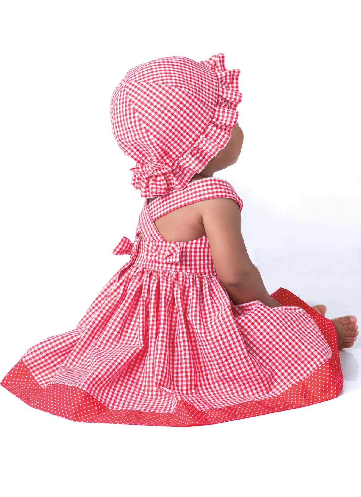 Patron McCall's n°8519 - Robe et barboteuse pour fillettes