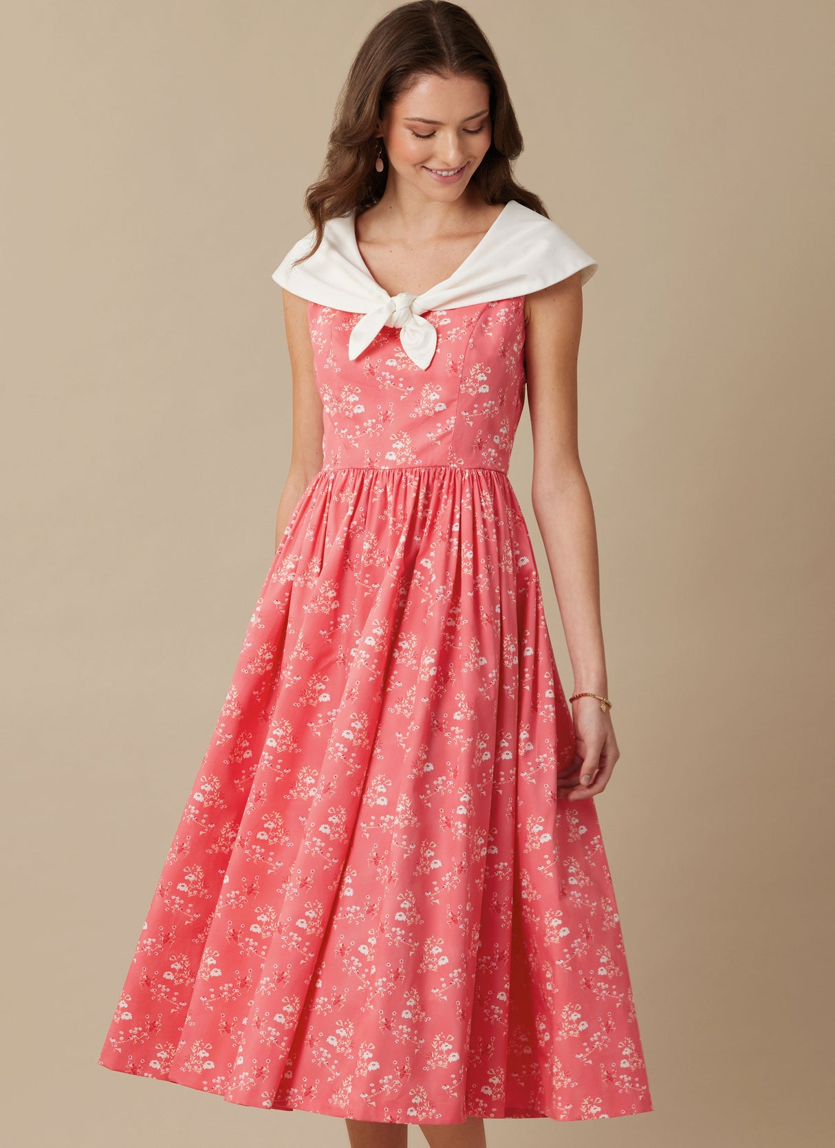 Patron McCall's n°8539 - Robe féminine élégante