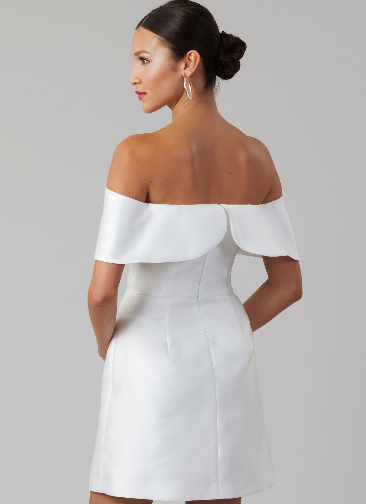 Patron McCall's n°8554 - Robe évasée boutonnée