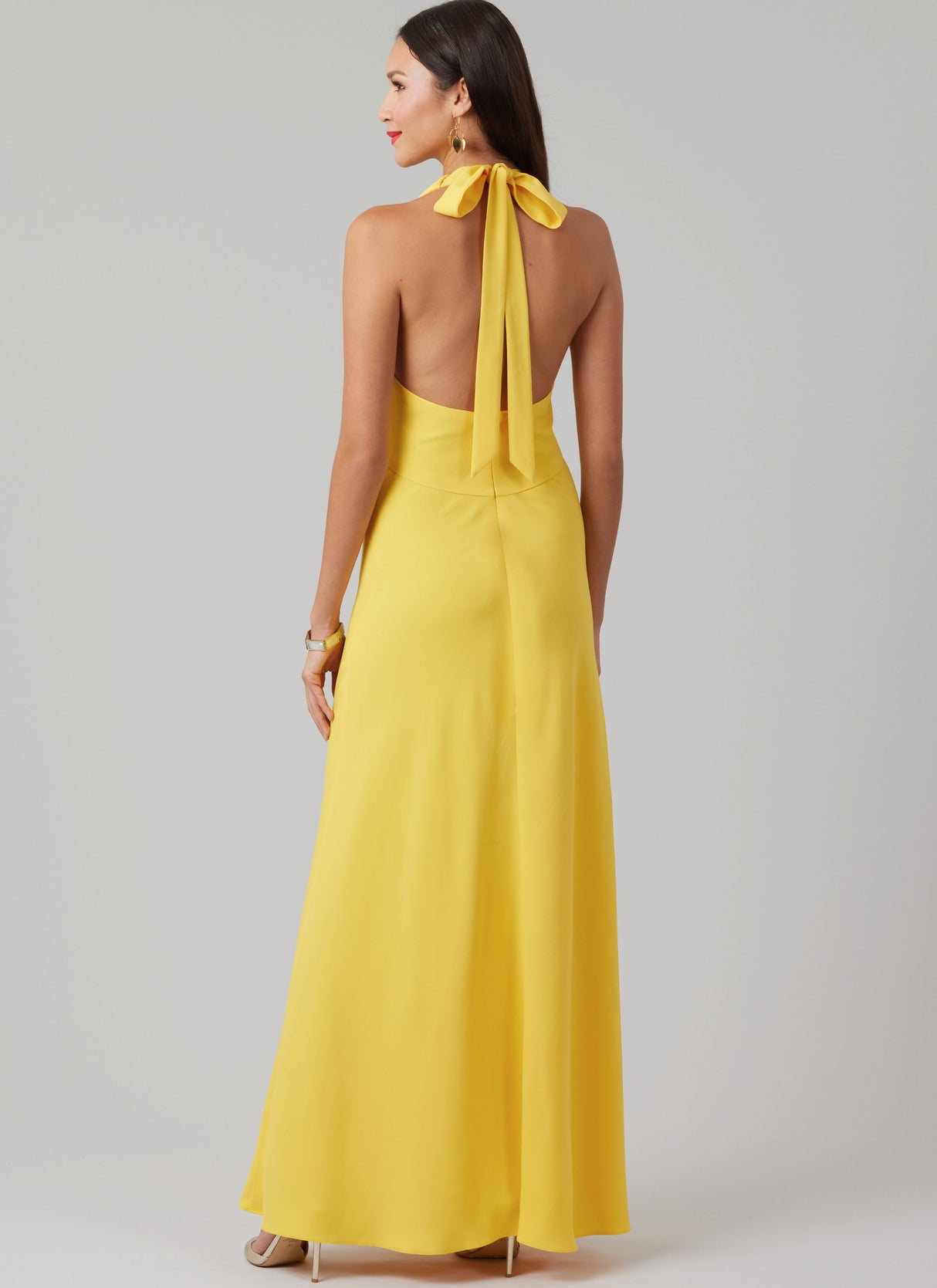 Patron McCall's n°8555 - Robe dos nu évasée