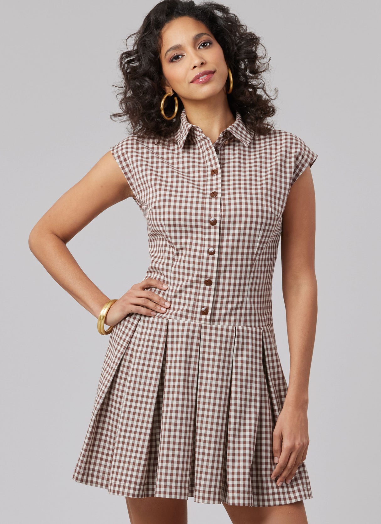 Patron McCall's n°8576 - Robe à taille basse boutonnée