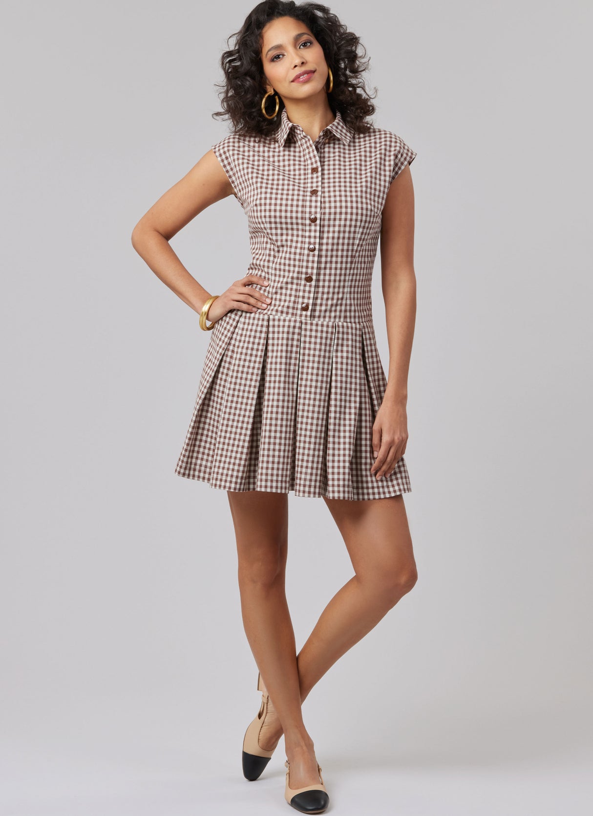 Patron McCall's n°8576 - Robe à taille basse boutonnée