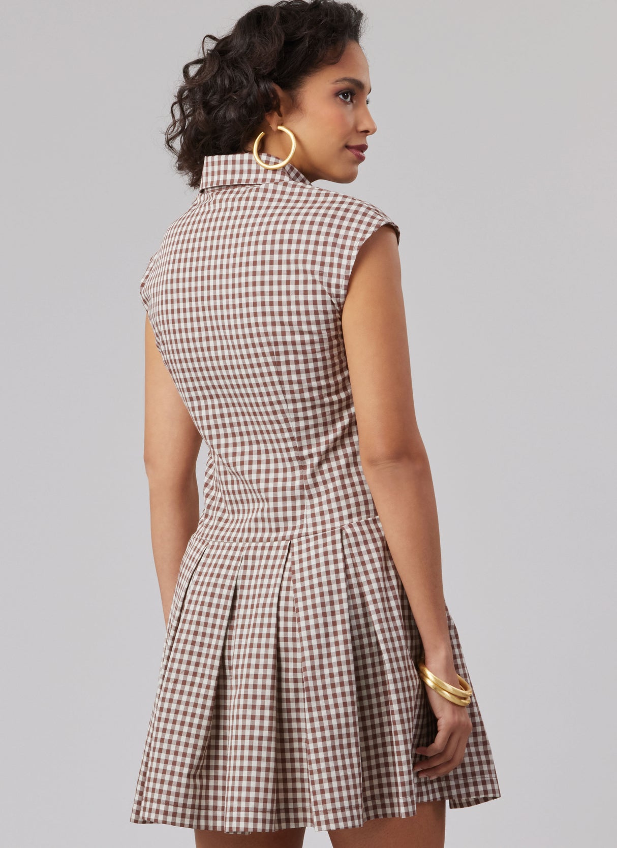 Patron McCall's n°8576 - Robe à taille basse boutonnée
