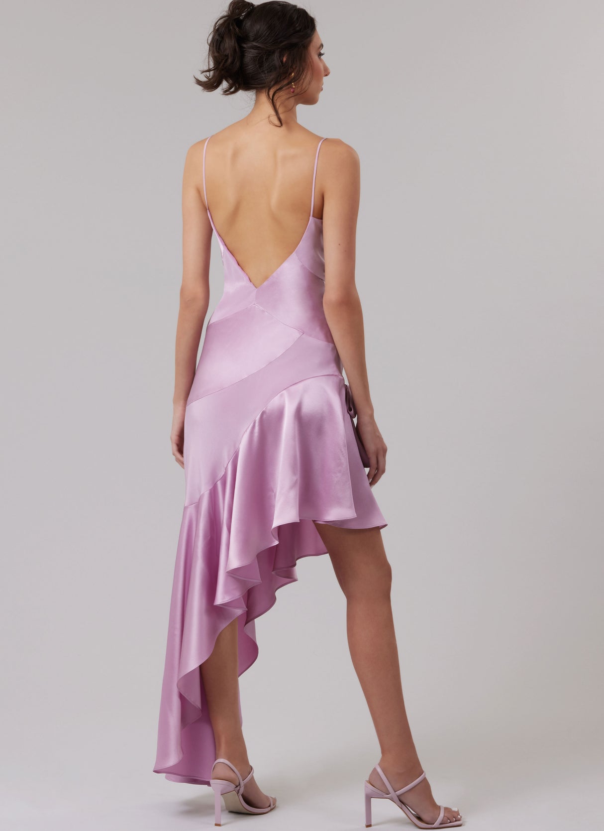 Patron McCall's n°8582 - Robe ajustée style bais coupé avec nœud dos