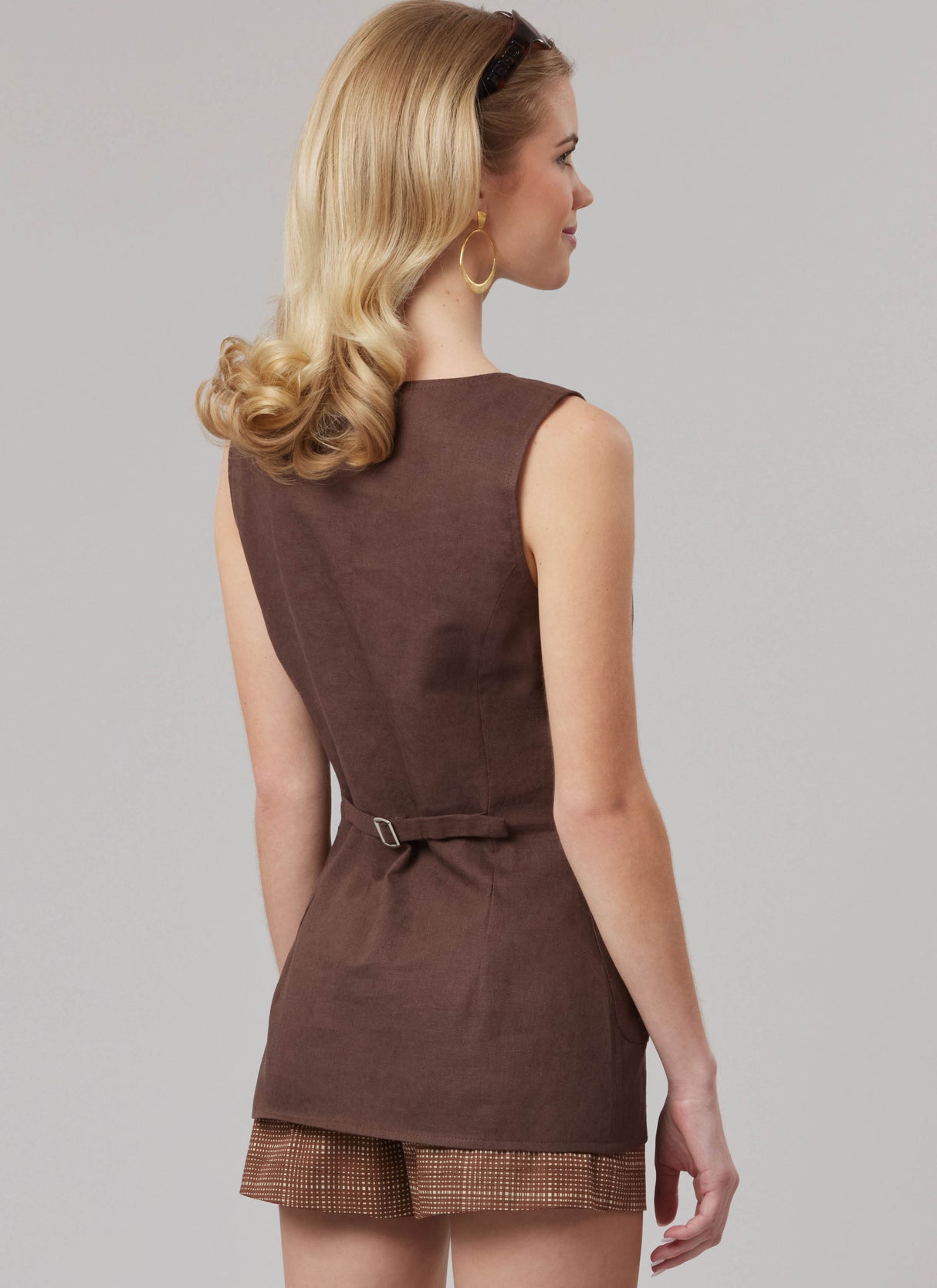 Patron McCall's n°8585 - Top ajusté, short ou jupe coordonnés