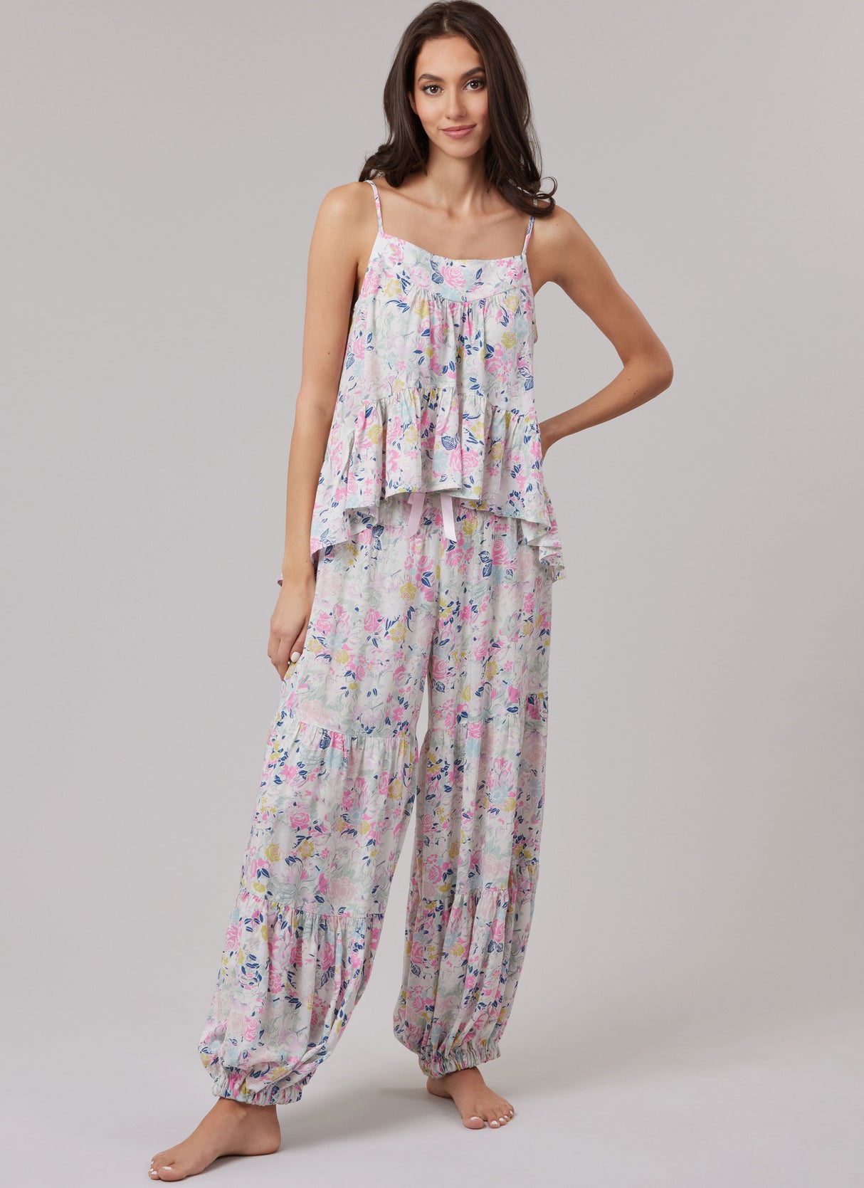 Patron McCall's n°8587 - Ensemble détente top à bretelles, short et pantalon bouffant