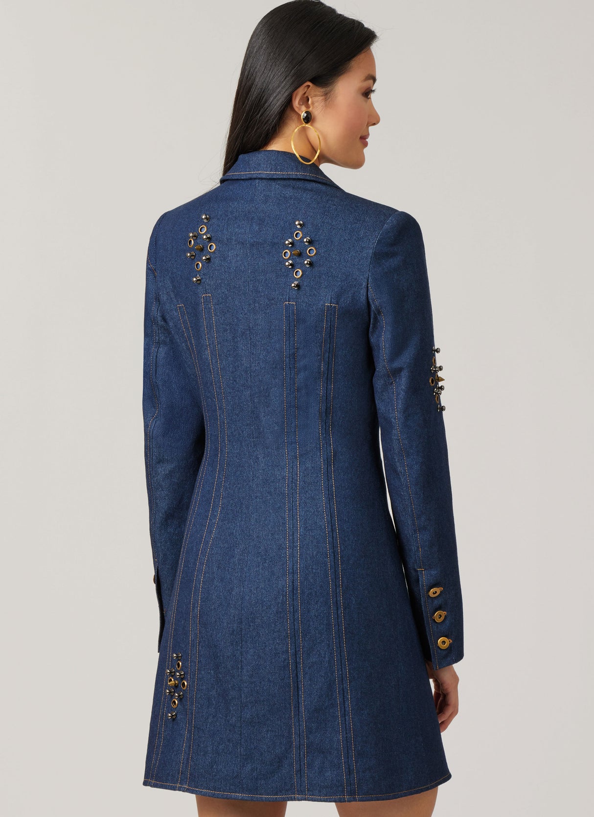 Patron McCall's n°8601 - Robe boutonnée