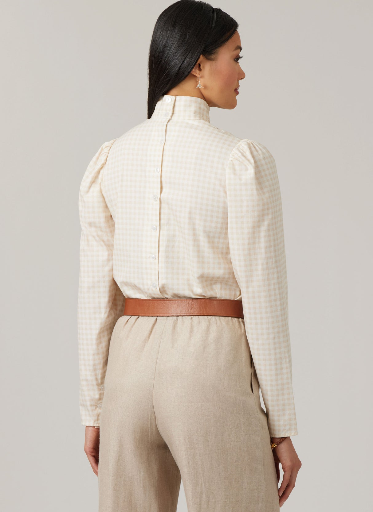 Patron McCall's n°8620 - Blouse boutonnée élégante