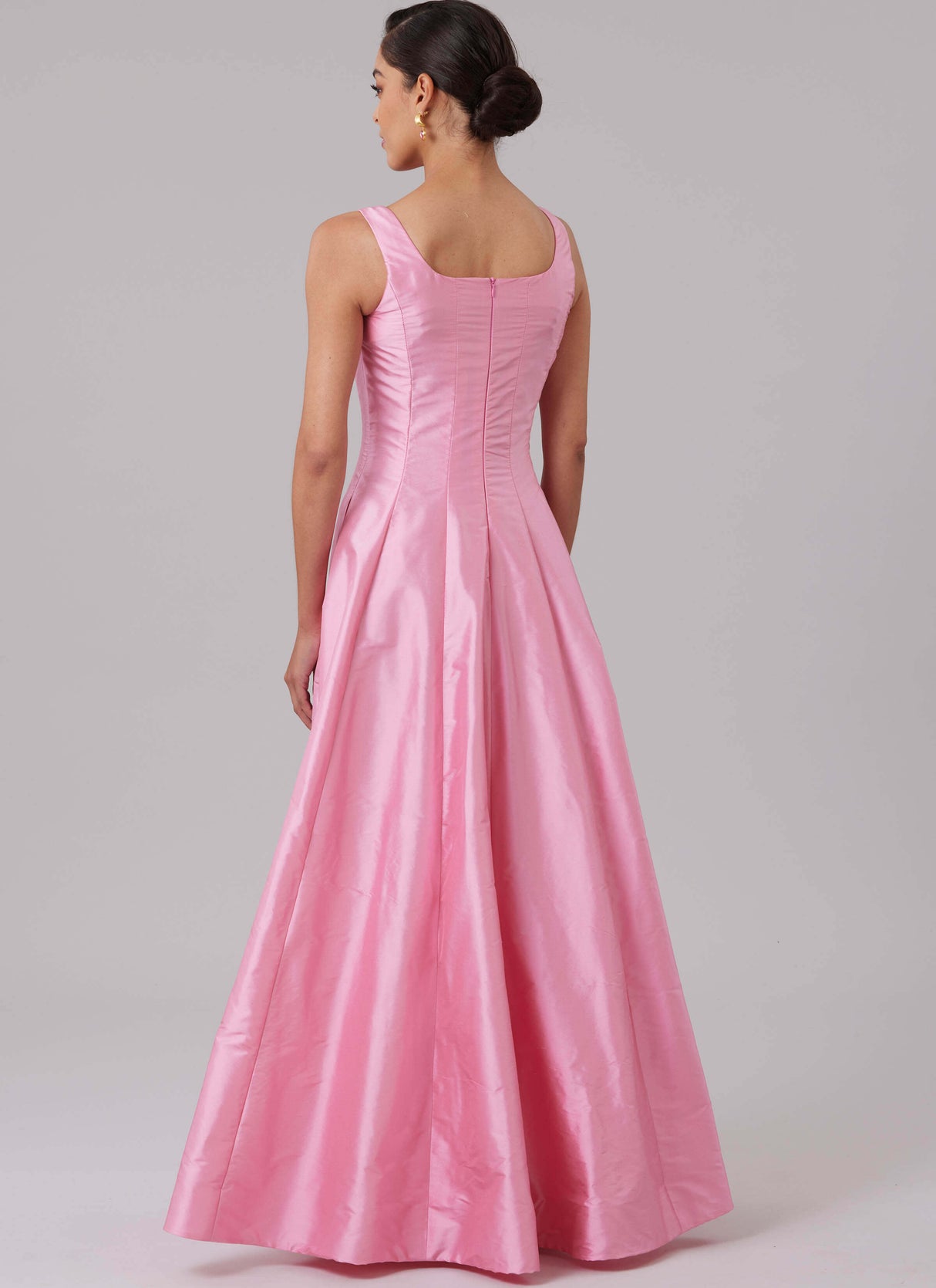 Patron McCall's n°8627 – Robe sans manches midi ou longue