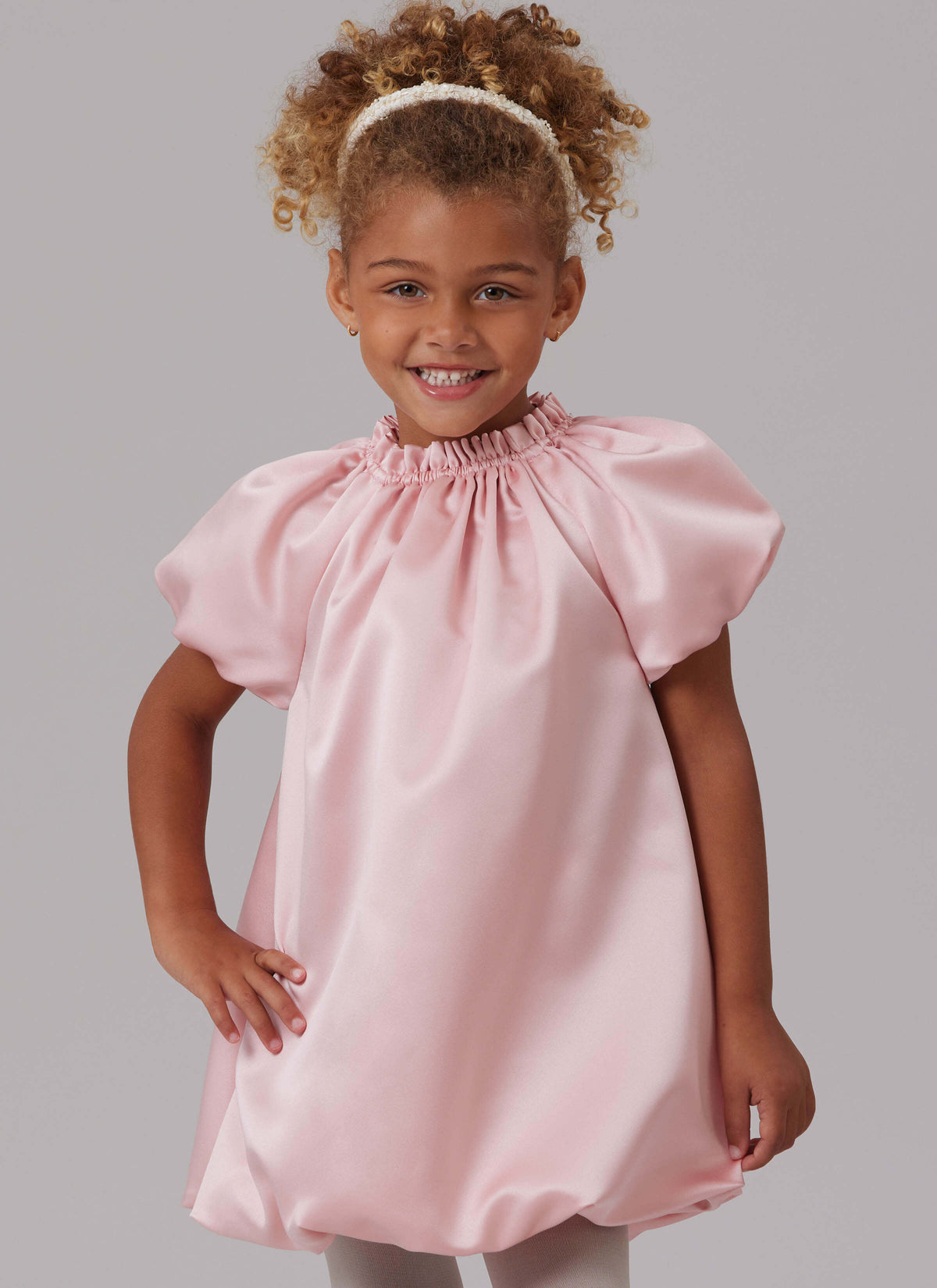 Patron McCall's n°8641 – Robe à ourlet bouffant et col volant