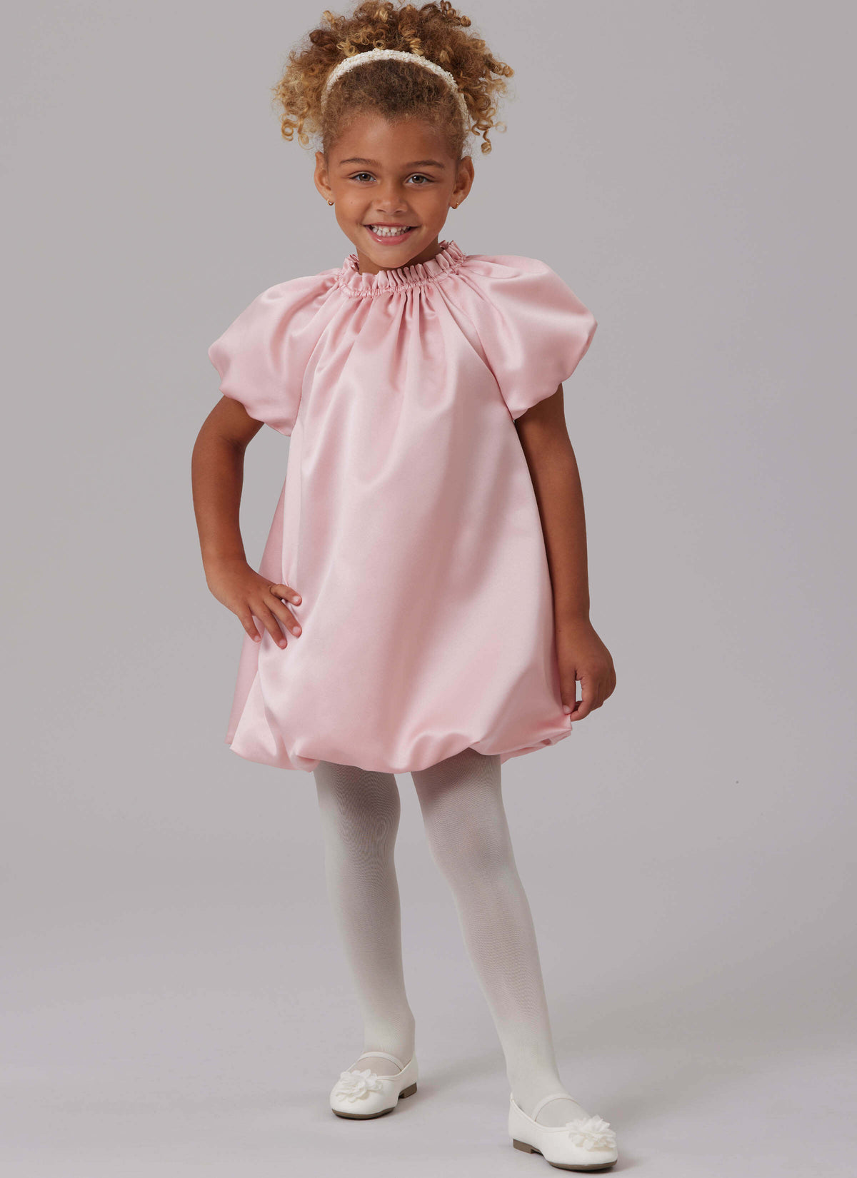 Patron McCall's n°8641 – Robe à ourlet bouffant et col volant