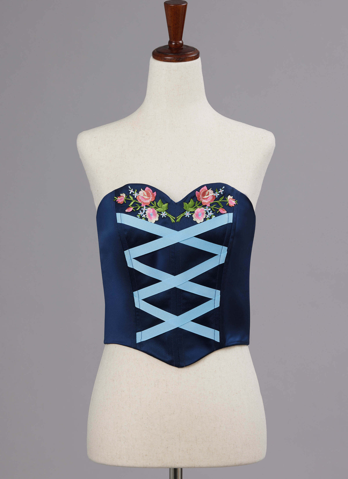 Patron McCall's n°8646 – Corsets baleinés style basque