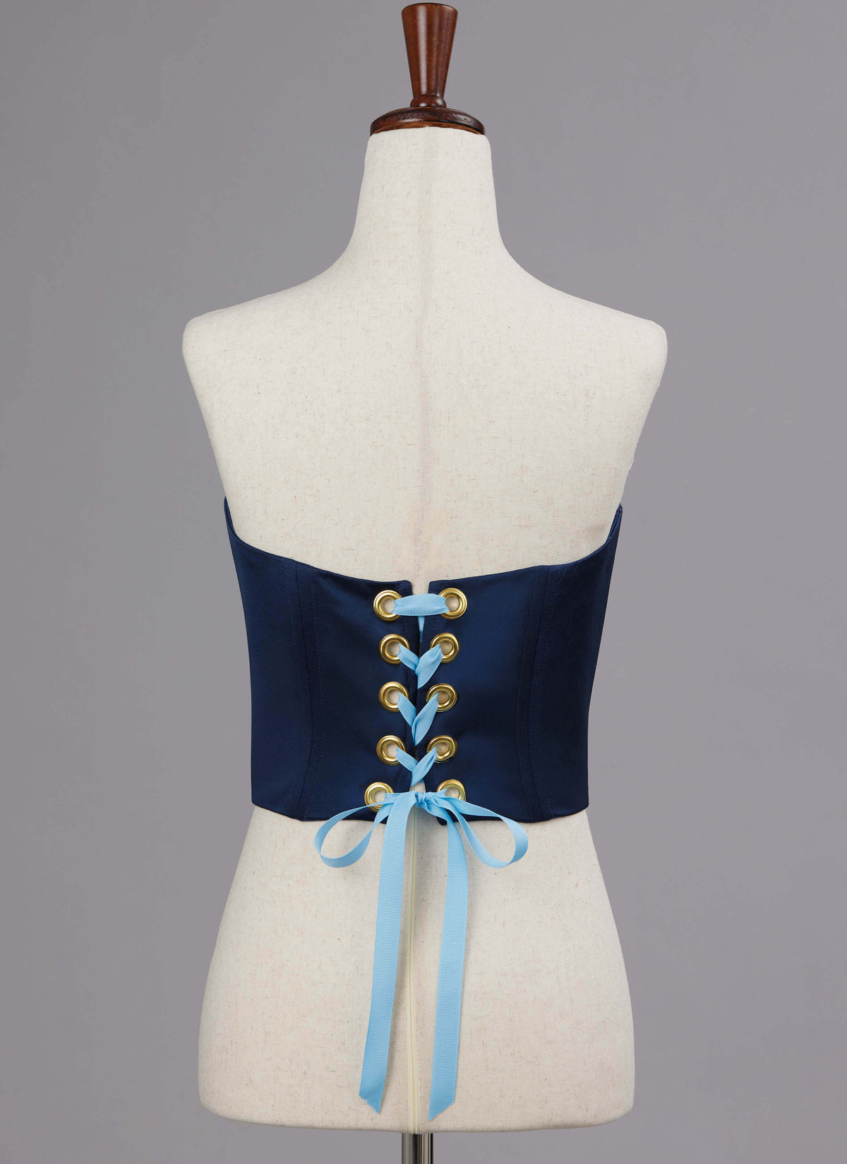 Patron McCall's n°8646 – Corsets baleinés style basque