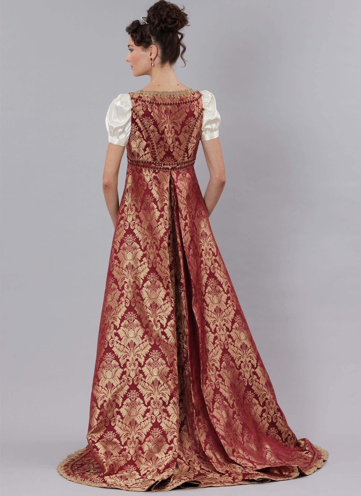 Patron McCall's n°8648 – Manteau et robe Régence