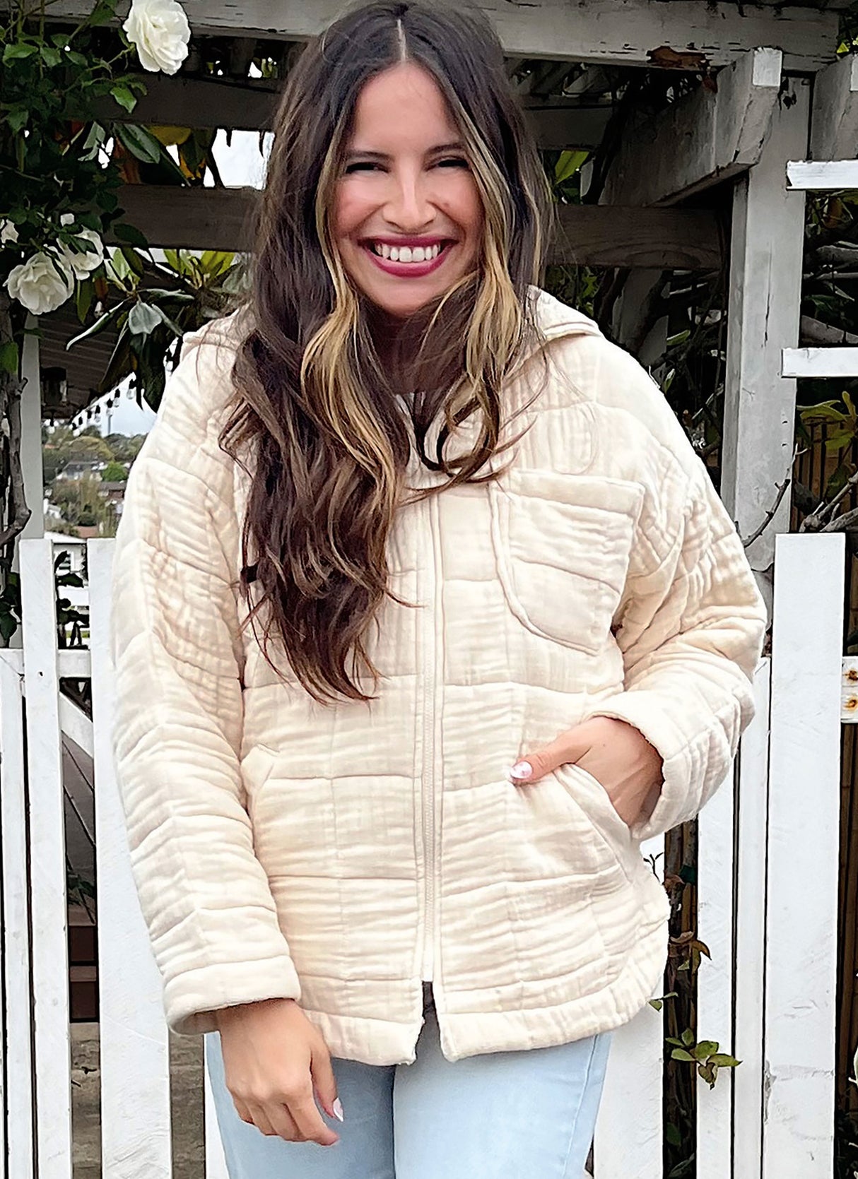 Patron Know Me n°2057 – Veste zippée avec capuche optionnelle pour femmes