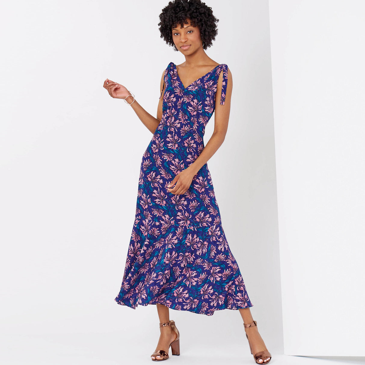 Patron New Look n°6617 - Robe longue à bretelles nouées