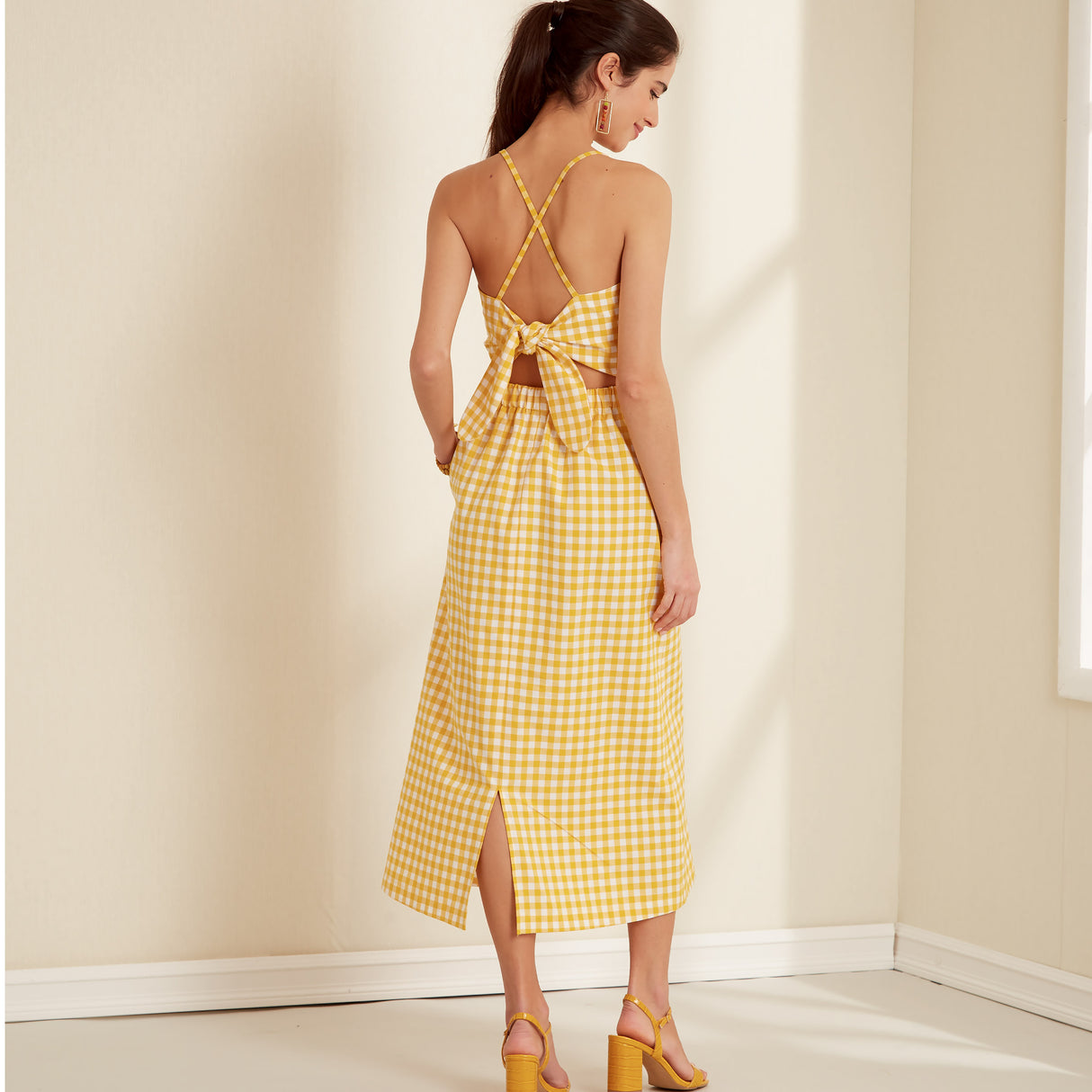 Patron New Look n°6666 - Robe dos nu élégante