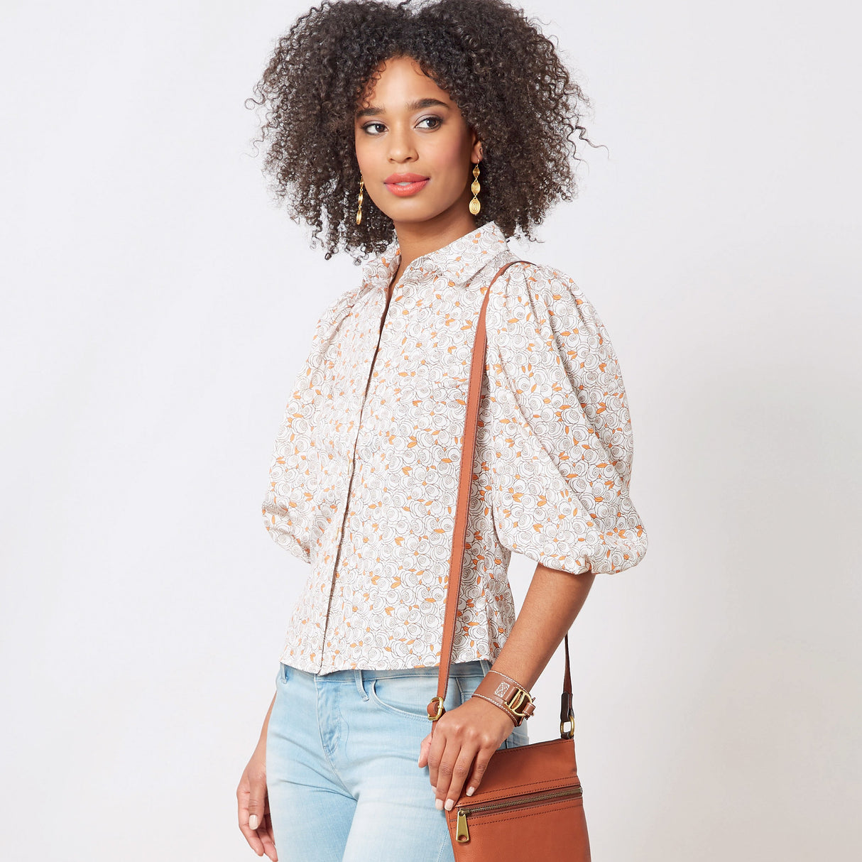 Patron New Look n°6698 - Blouse boutonnée avec variations de manches