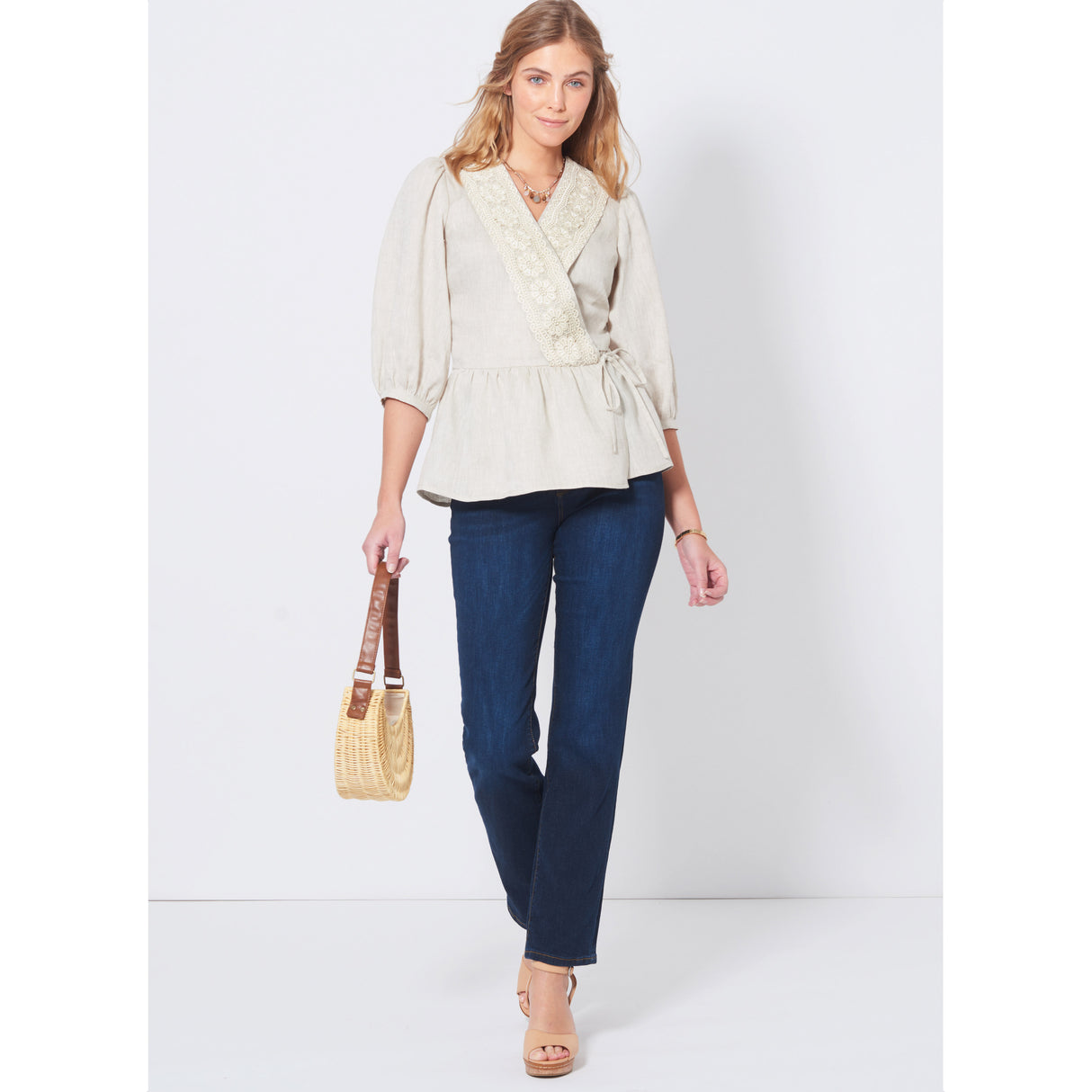 Patron New Look n°6720 - Haut cache-cœur féminin