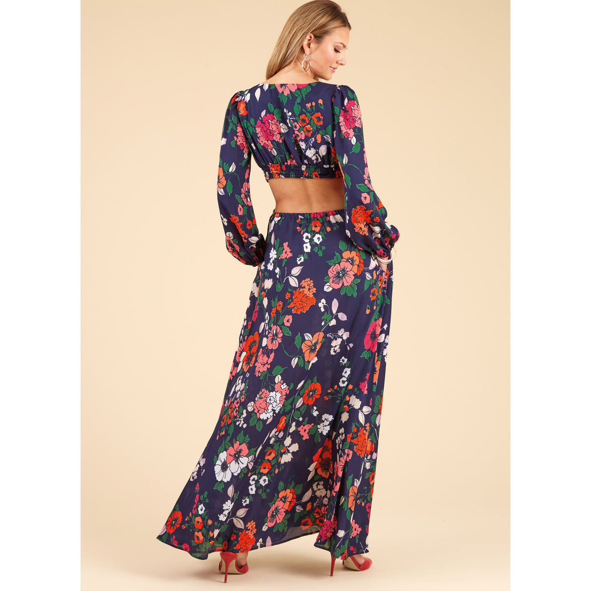 Patron New Look n°6729 - Robe longue avec décolleté plongeant