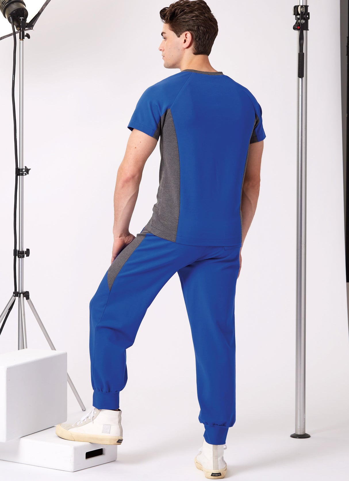 Patron New Look n°6760 – Ensemble haut et pantalon pour homme