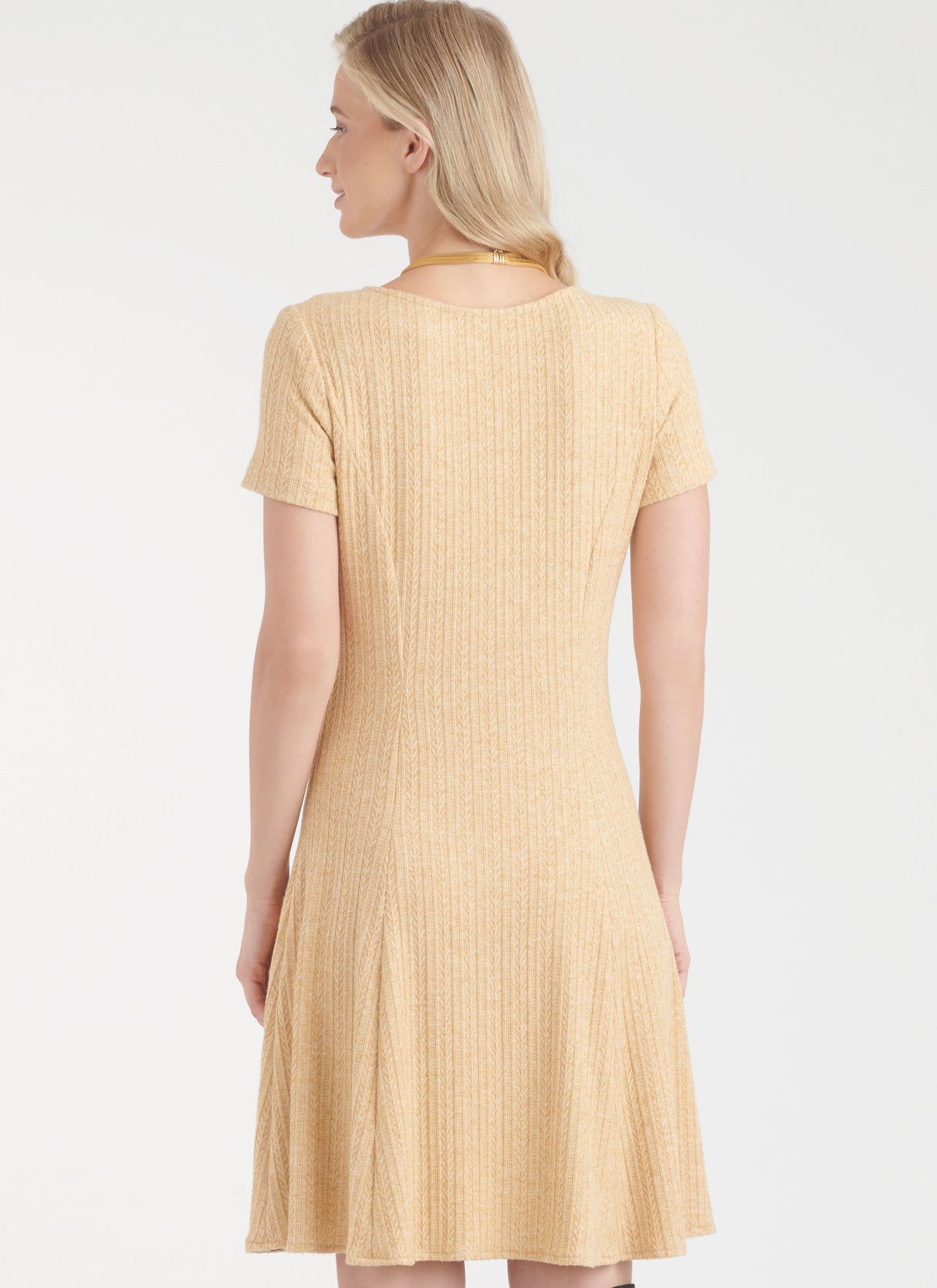 Patron New Look n°6765 – Robe en tricot