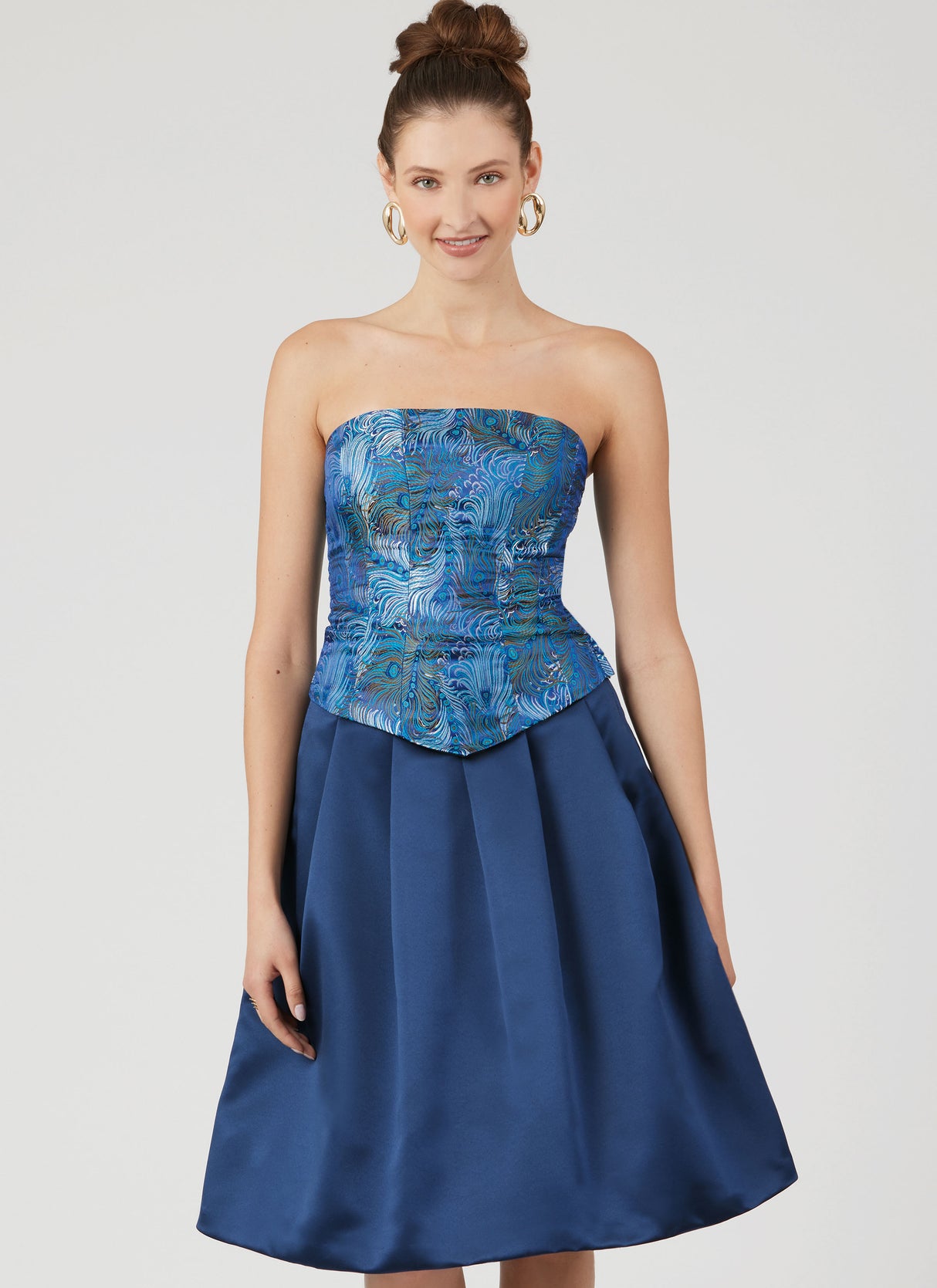 Patron New Look n°6787 - Corset, pantalon et jupe pour un style audacieux