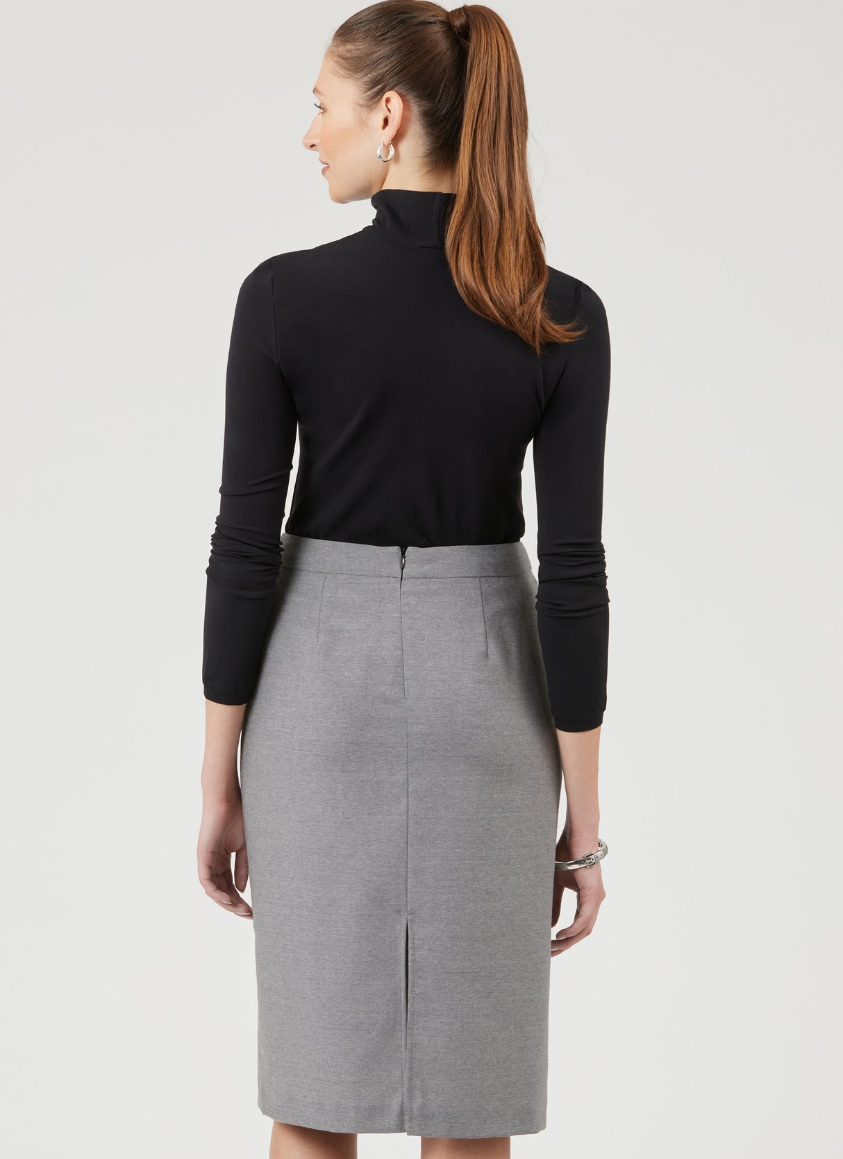 Patron New Look n°6792 - Jupe féminine avec variations de style