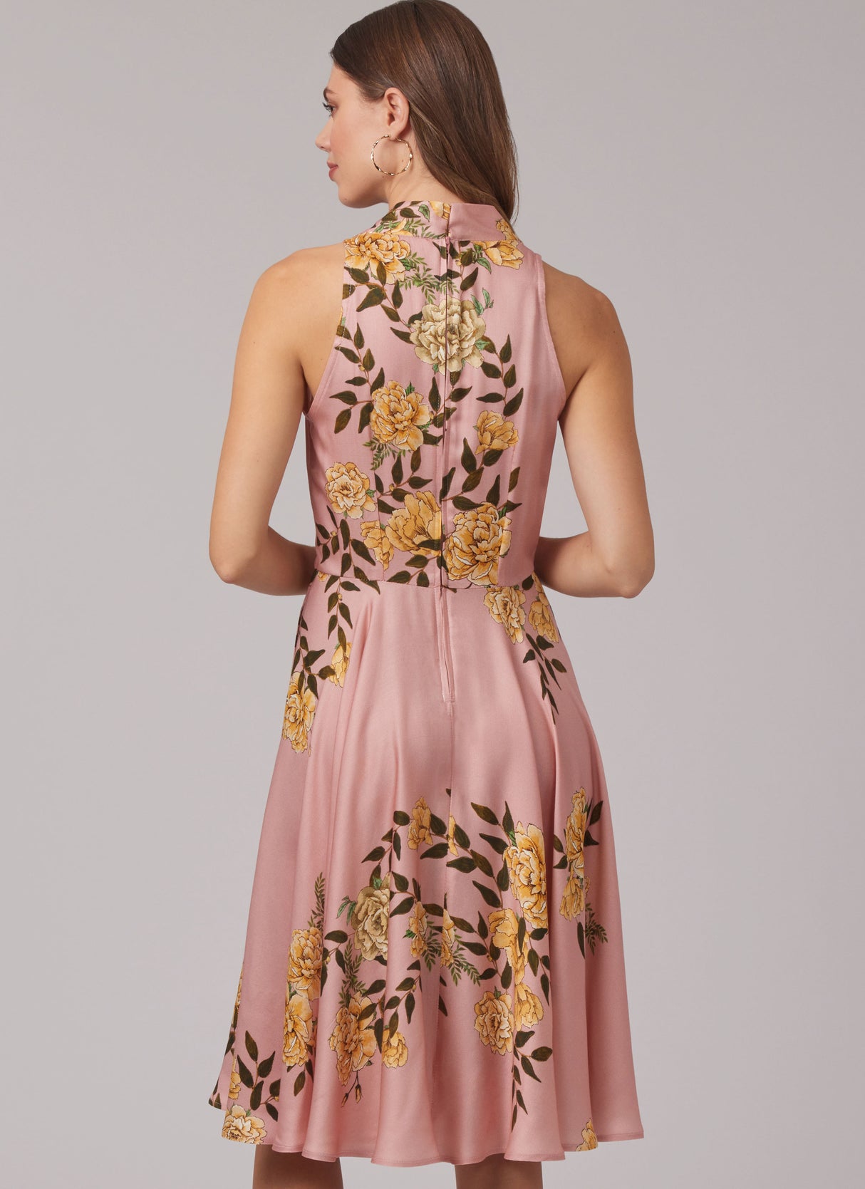 Patron New Look n°6797 – Robe trapèze à plis & poches