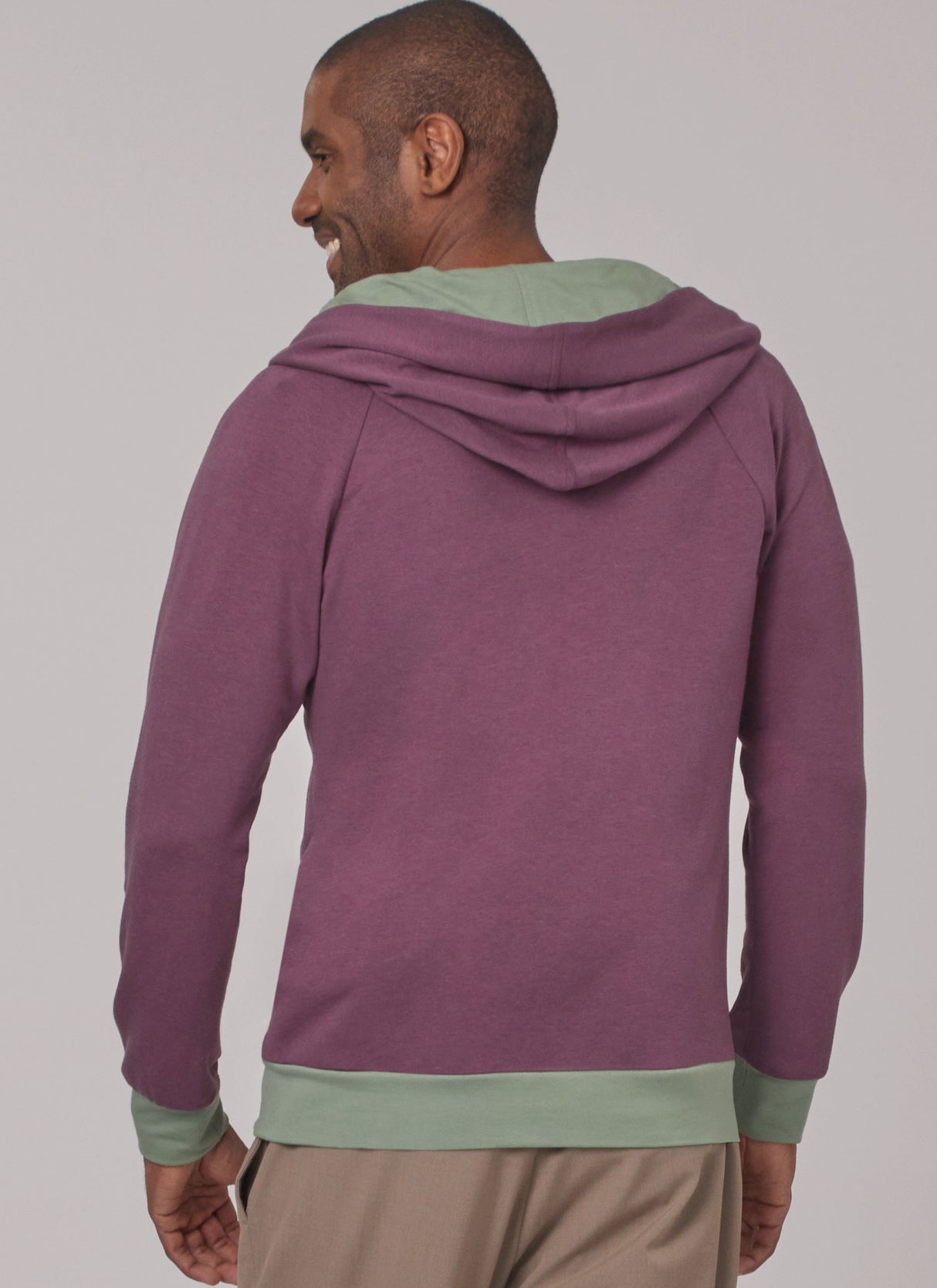 Patron New Look n°6806 – Sweats à capuche unisexes