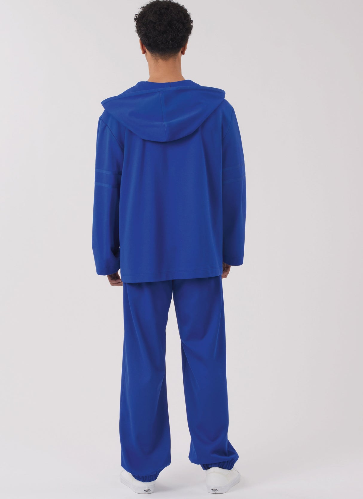 Patron New Look n°6818 – Hoodie, pantalon & robe maille