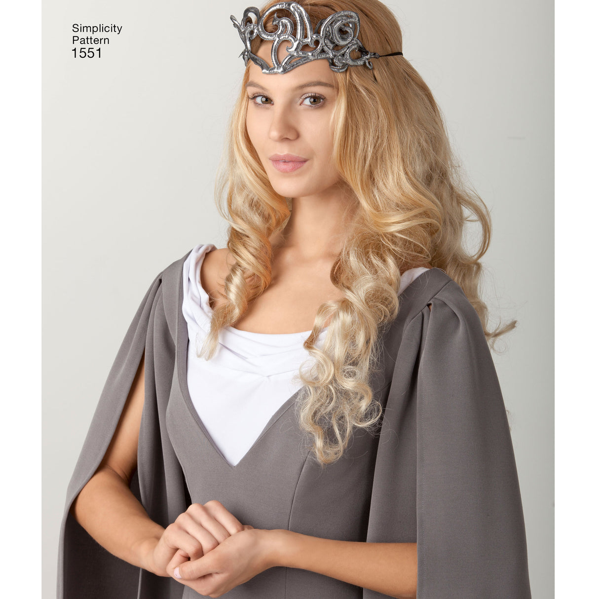 Patron Simplicity n°1551 – Robe médiévale