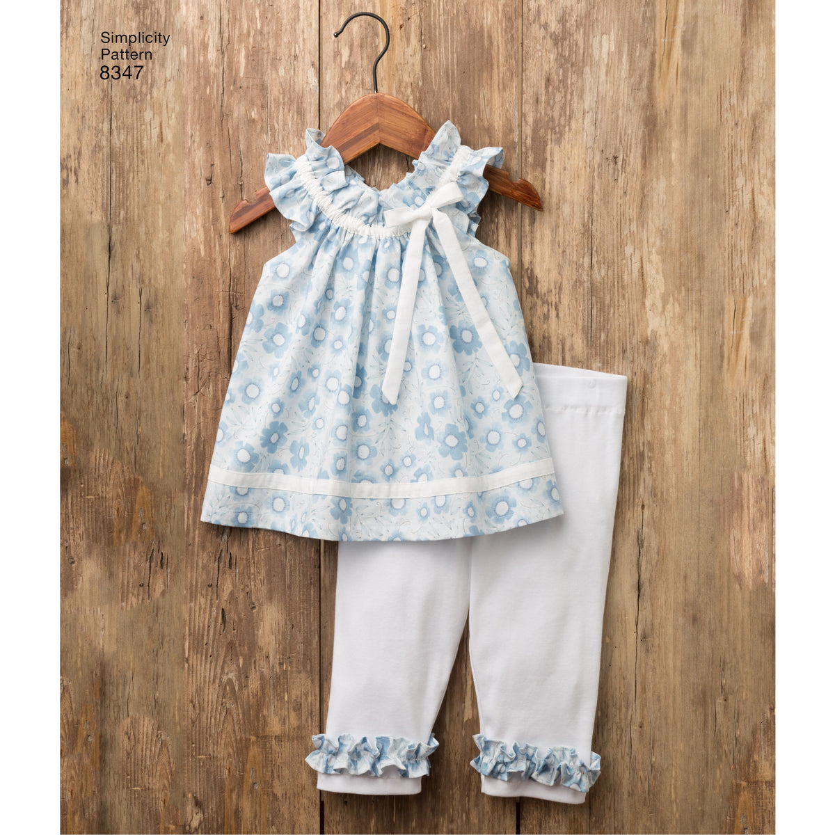 Patron Simplicity n°8347 - Ensemble pour bébé