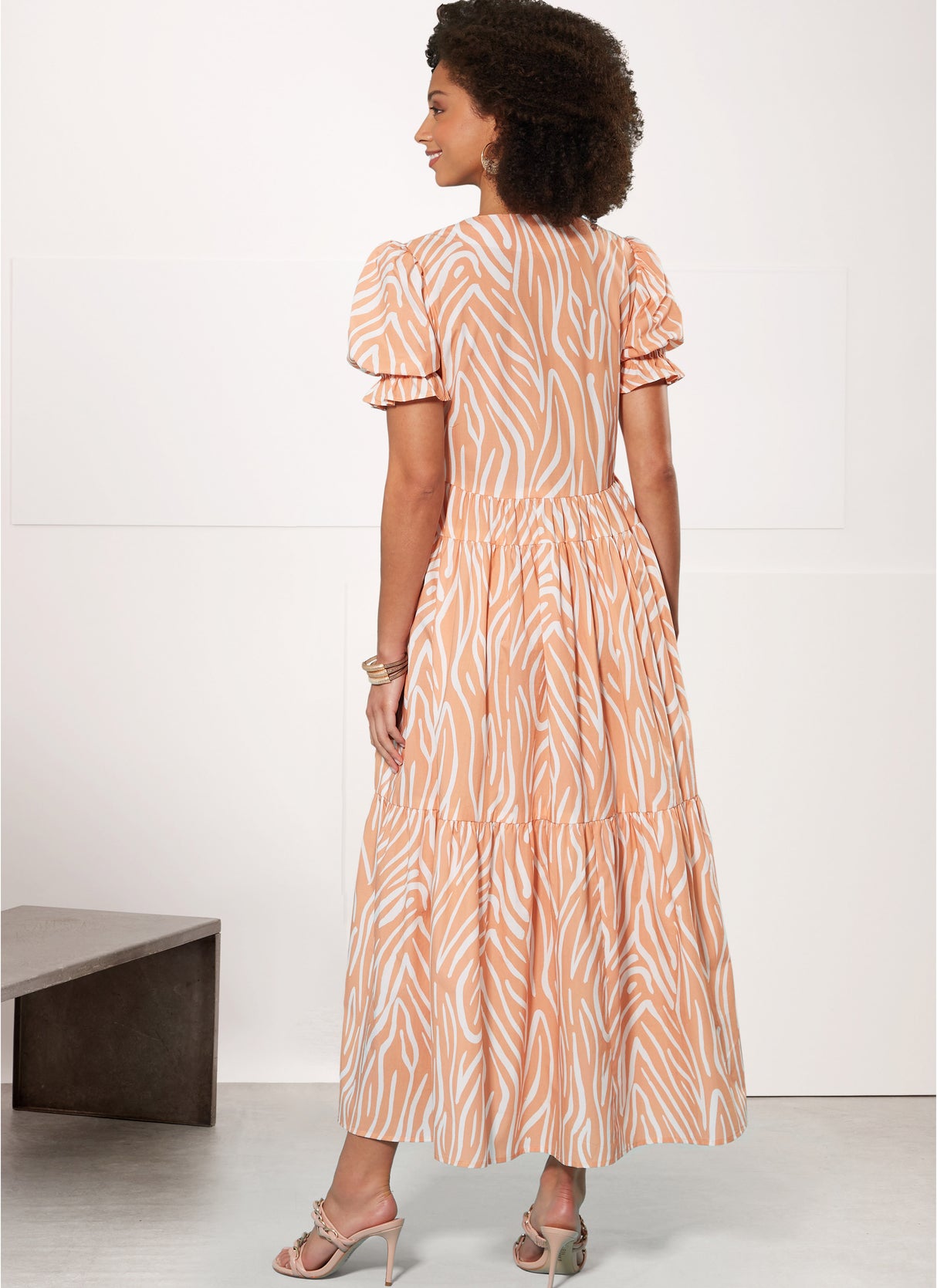 Patron Simplicity n°9702 – Robe empire à volants et poches