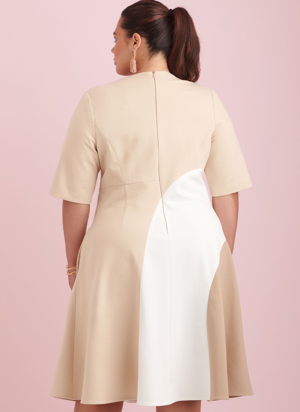 Patron Simplicity n°9887 – Robe color‑block à panneaux princesse