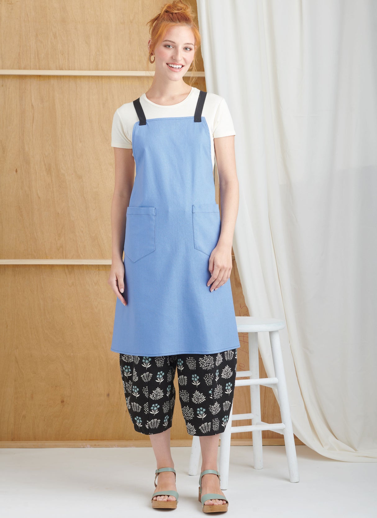 Patron Simplicity n°9907 – Tabliers en trois longueurs et pantalons lanternes