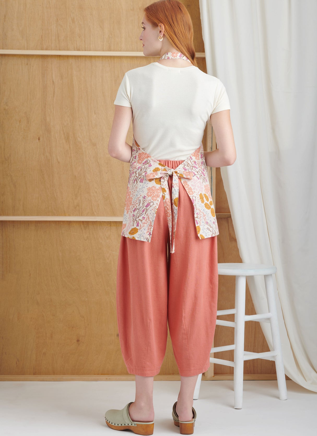Patron Simplicity n°9907 – Tabliers en trois longueurs et pantalons lanternes